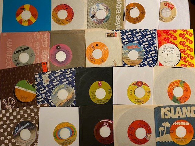 Omslagsbild för skivan 80 st singlar med Disco, soul & funk till Nyårsfesten !!!