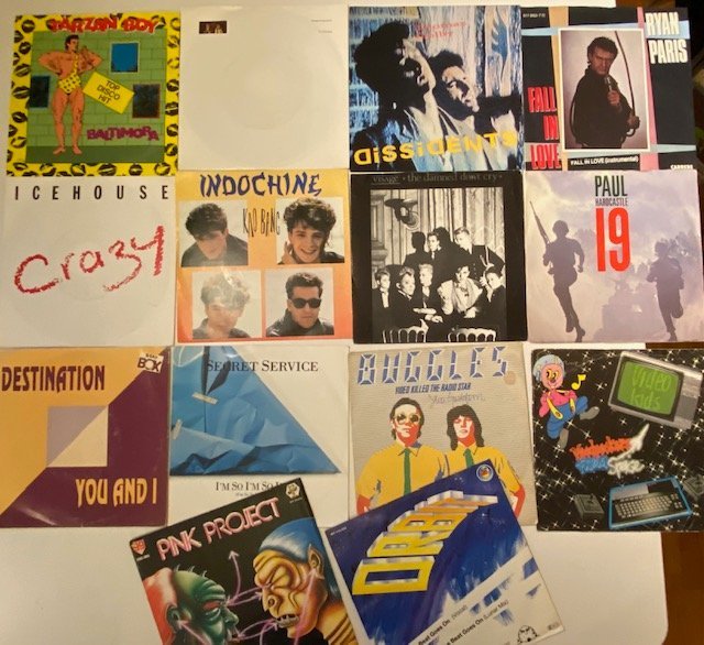Omslagsbild för skivan 75+ singlar med eurodisco / Italodisco / synth-pop till Nyårsfesten ! ! ! 