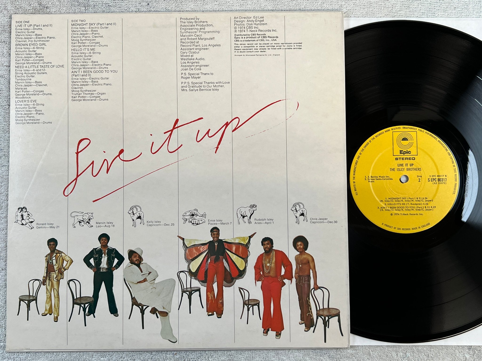 Omslagsbild för skivan THE ISLEY BROTHERS live it up  LP -74 UK EPIC S EPC 80317