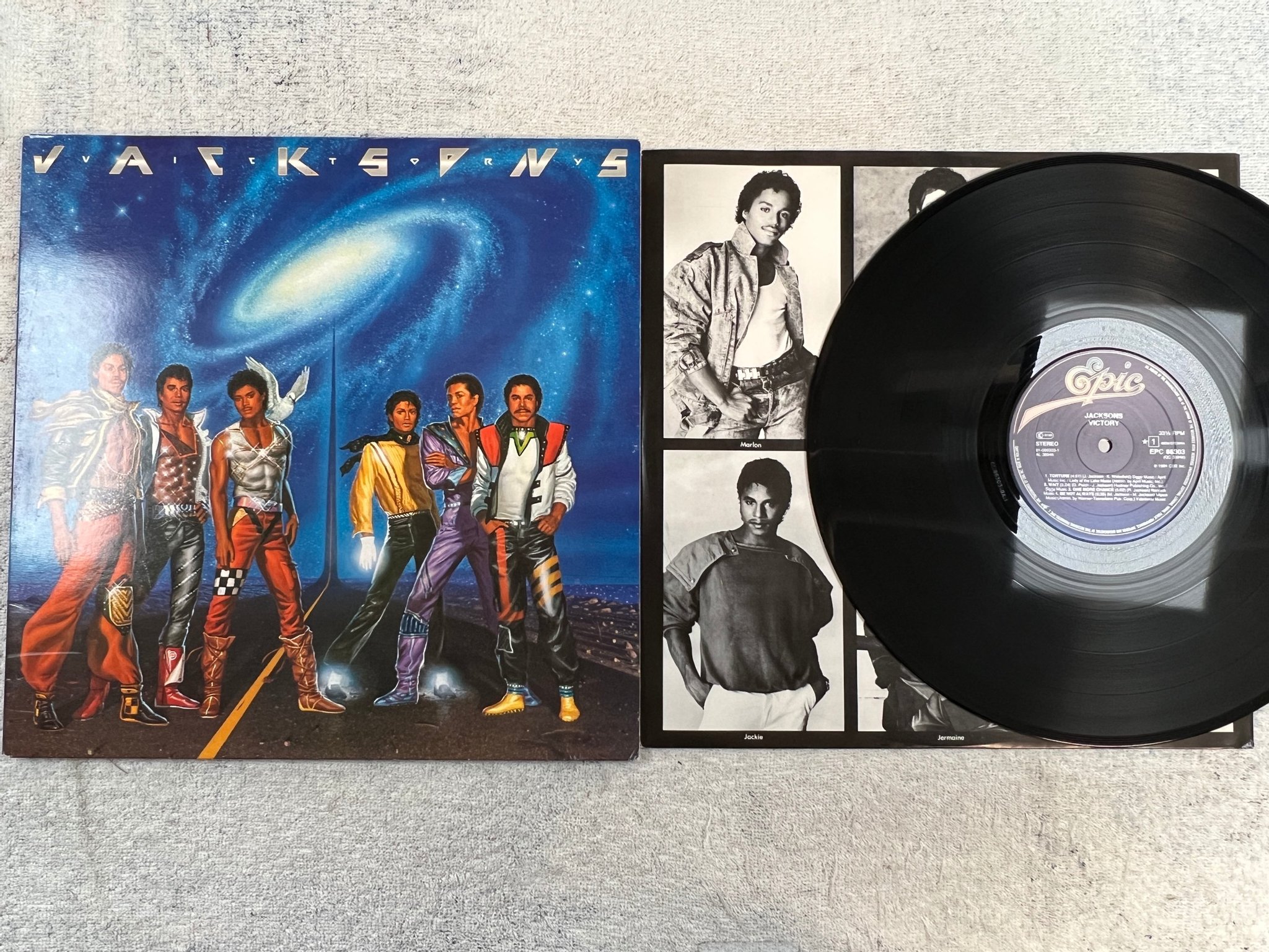 Omslagsbild för skivan THE JACKSONS victory LP -84 Hol EPIC EPC 86303