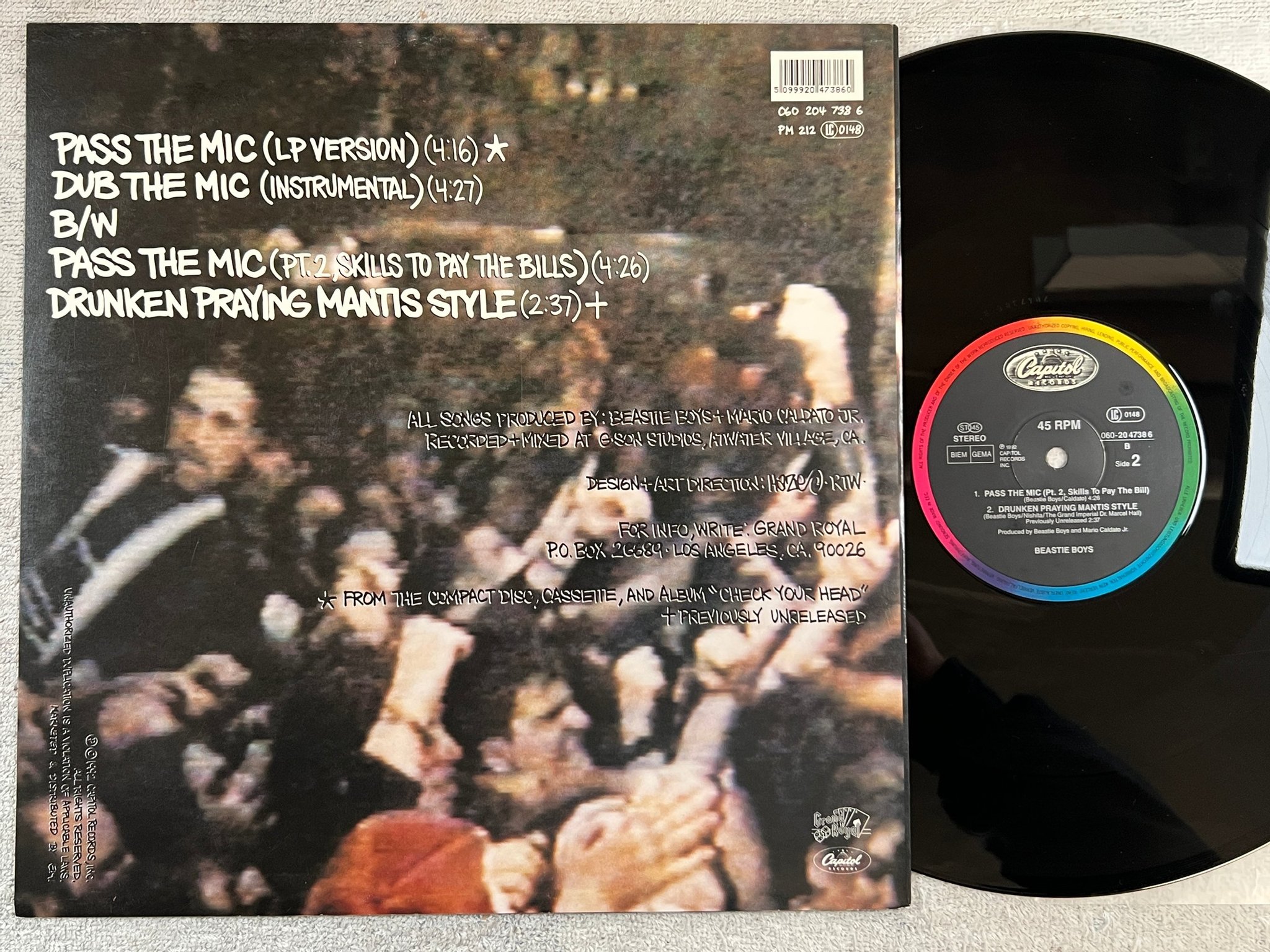 Omslagsbild för skivan BEASTIE BOYS pass the mic 12"single -92 EUR 060-20 4738 6