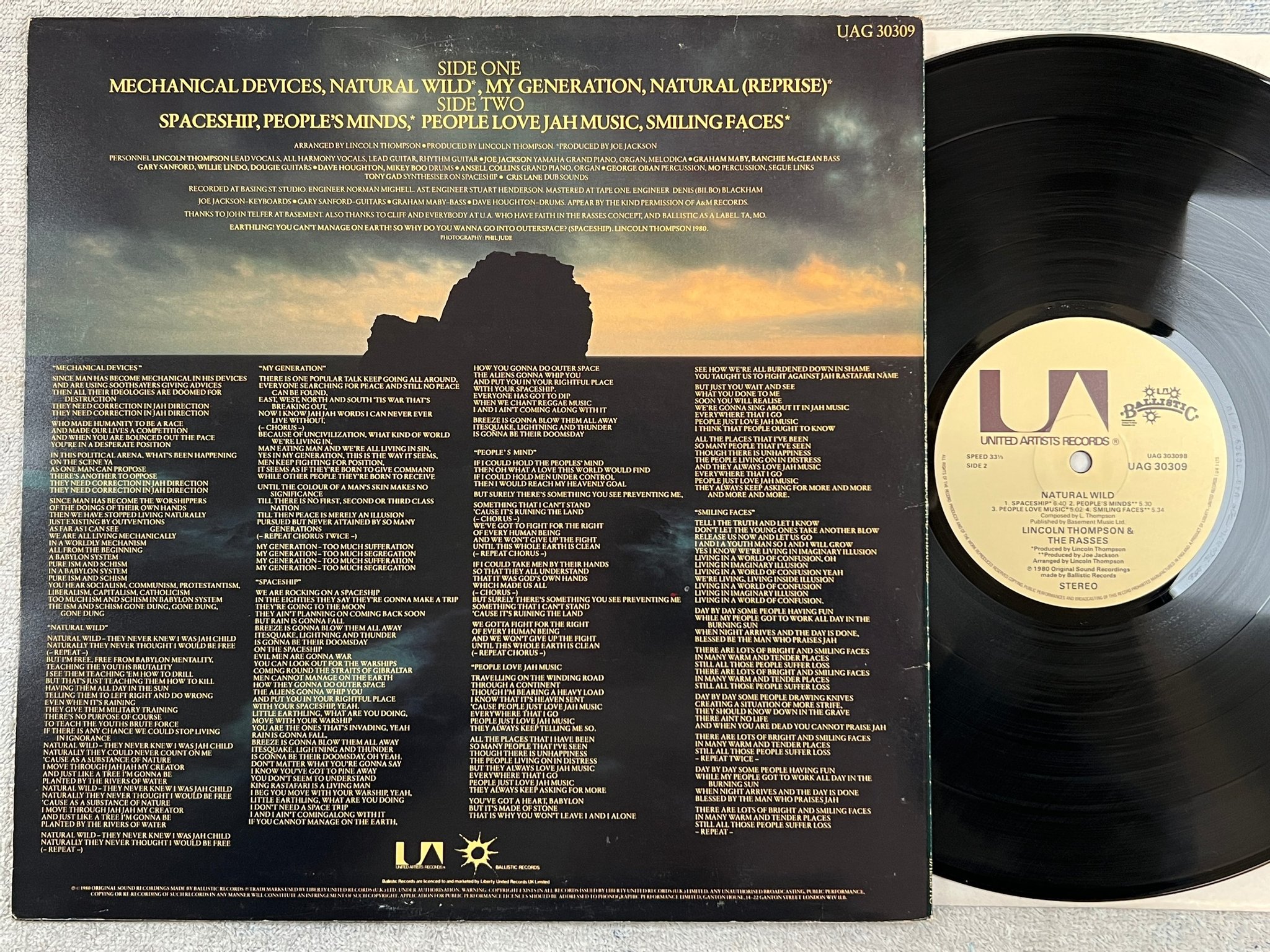Omslagsbild för skivan LINCOLN THOMPSON & THE RASSES natural wild LP -80 UK UA BALLISTIC UAG 30309