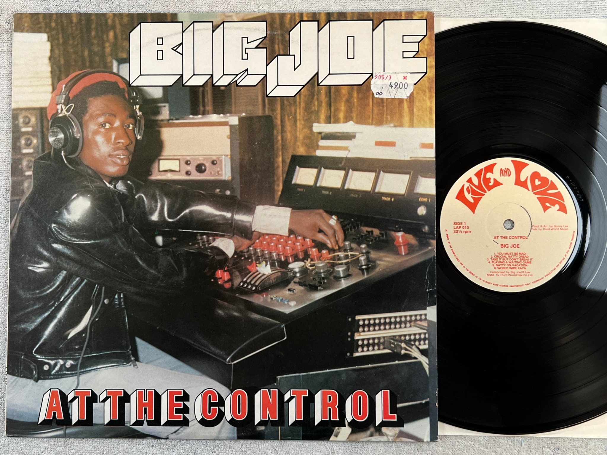 Omslagsbild för skivan BIG JOE at the control LP uk LIVE N LOVE LAP 010 