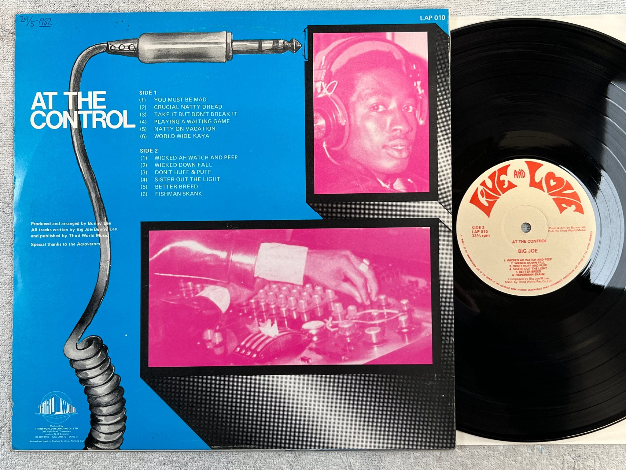 Omslagsbild för skivan BIG JOE at the control LP uk LIVE N LOVE LAP 010 
