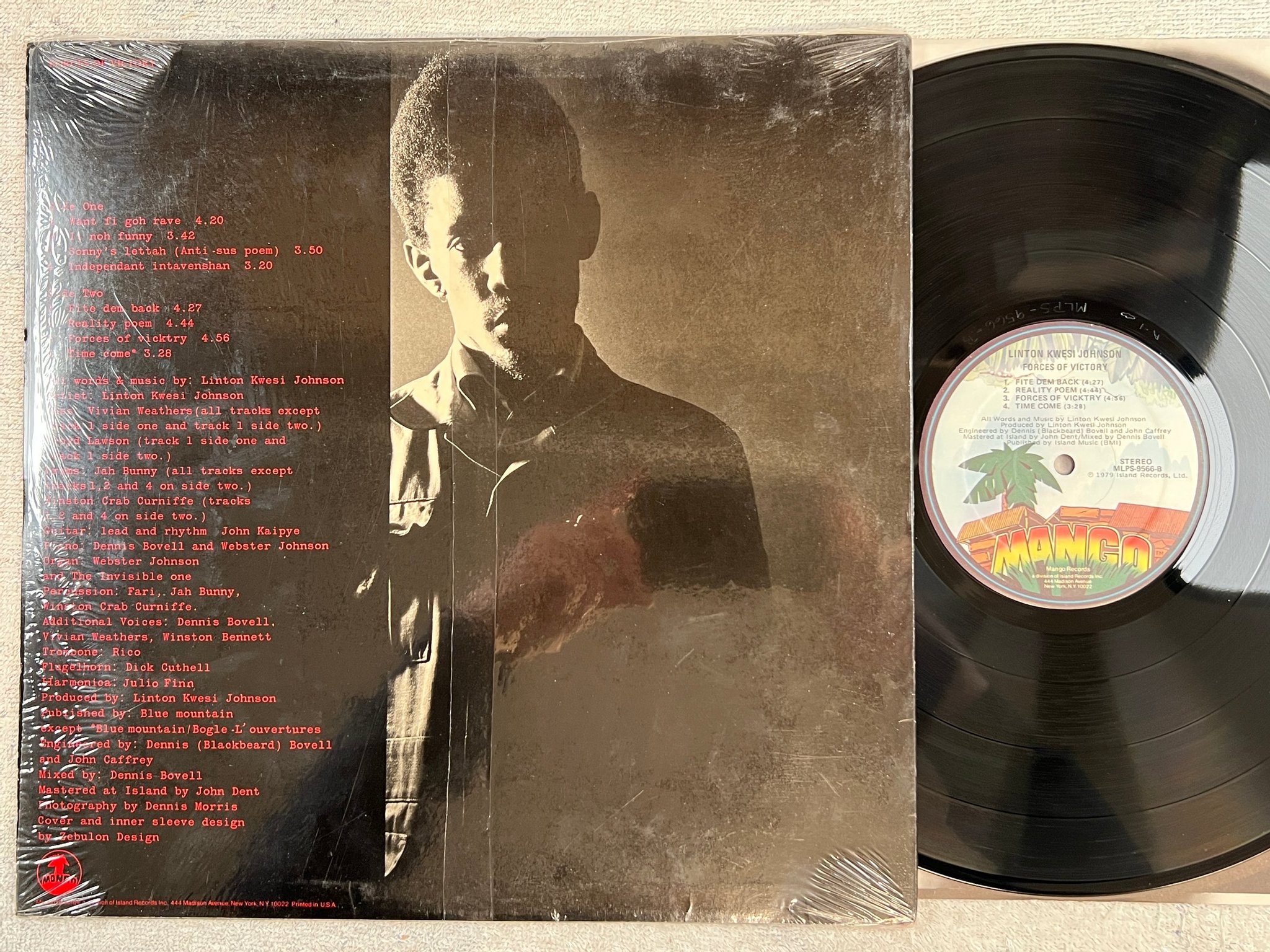 Omslagsbild för skivan LINTON KWESI JOHNSON forces of victory LP -79 US MANGO MLPS-9566