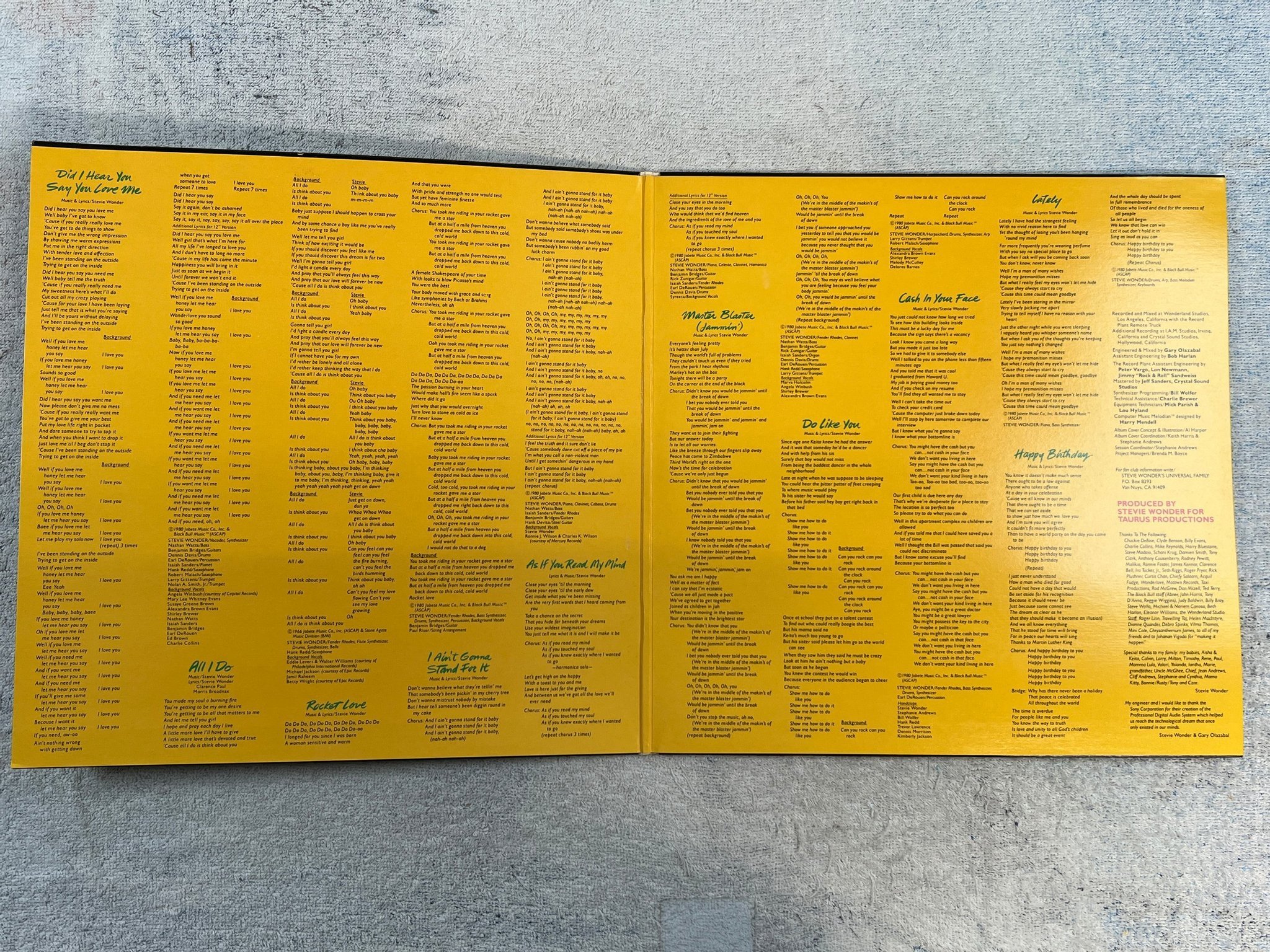 Omslagsbild för skivan STEVIE WONDER Hotter Than July LP -80 Can tamla T 373