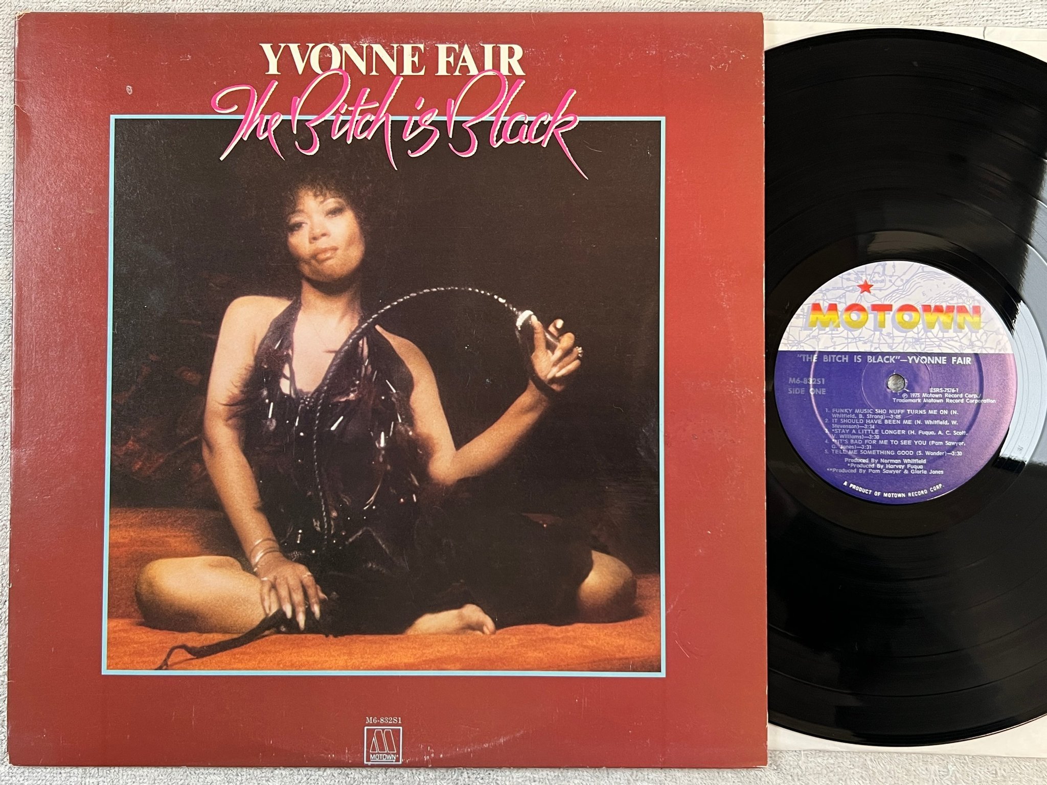 Omslagsbild för skivan YVONNE FAIR the bitch is black LP -75 US MOTOWN M6-832S1 GRYM PLATTA!!!