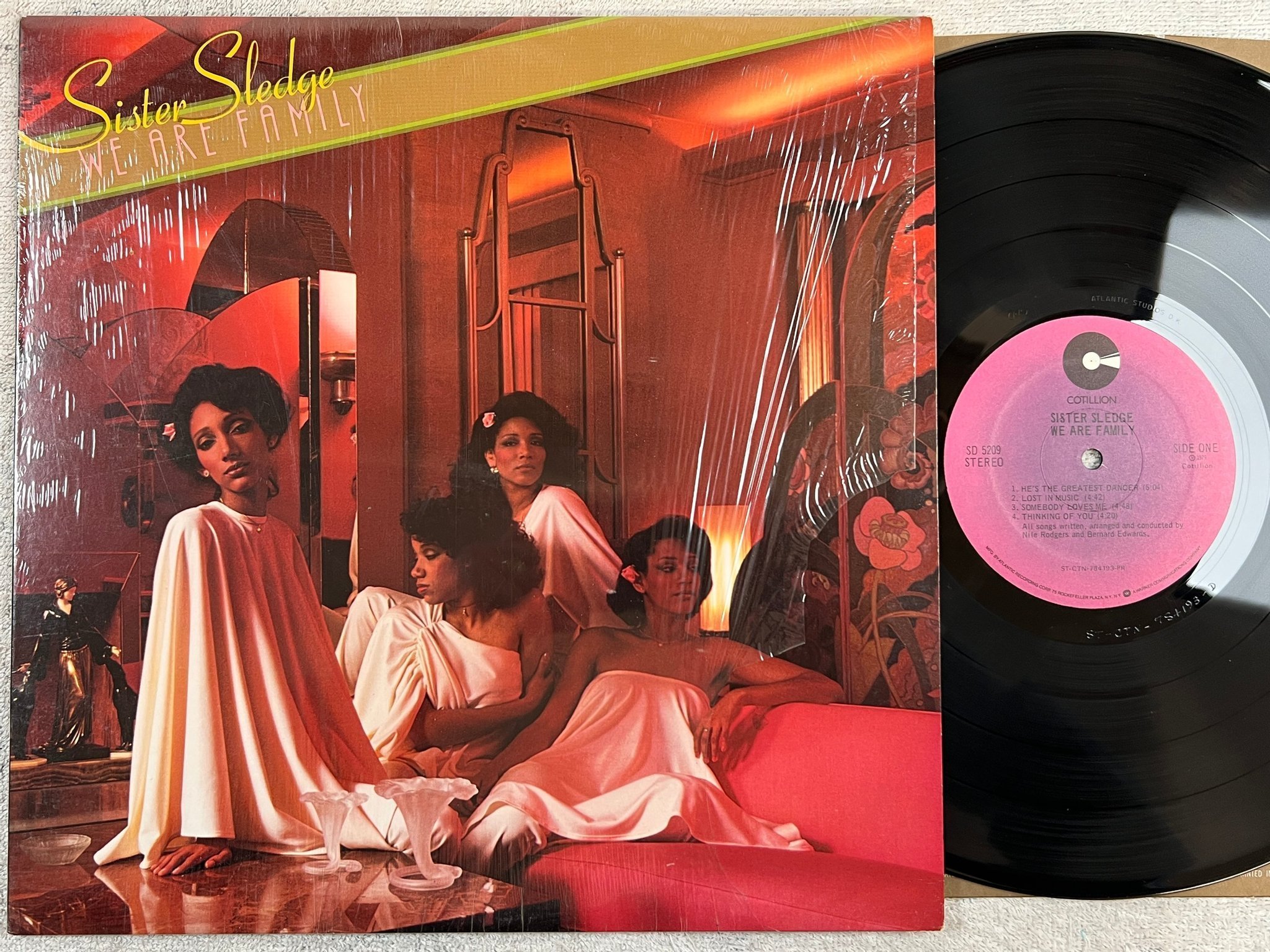 Omslagsbild för skivan SISTER SLEDGE we are family  LP -79 US COTILLION SD 5209 classic ! ! ! 
