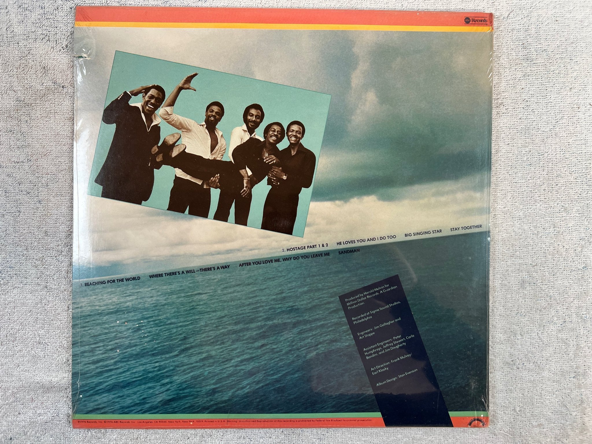 Omslagsbild för skivan Harold Melvin - reaching for the world LP -76 US ABC AB-969 still sealed 