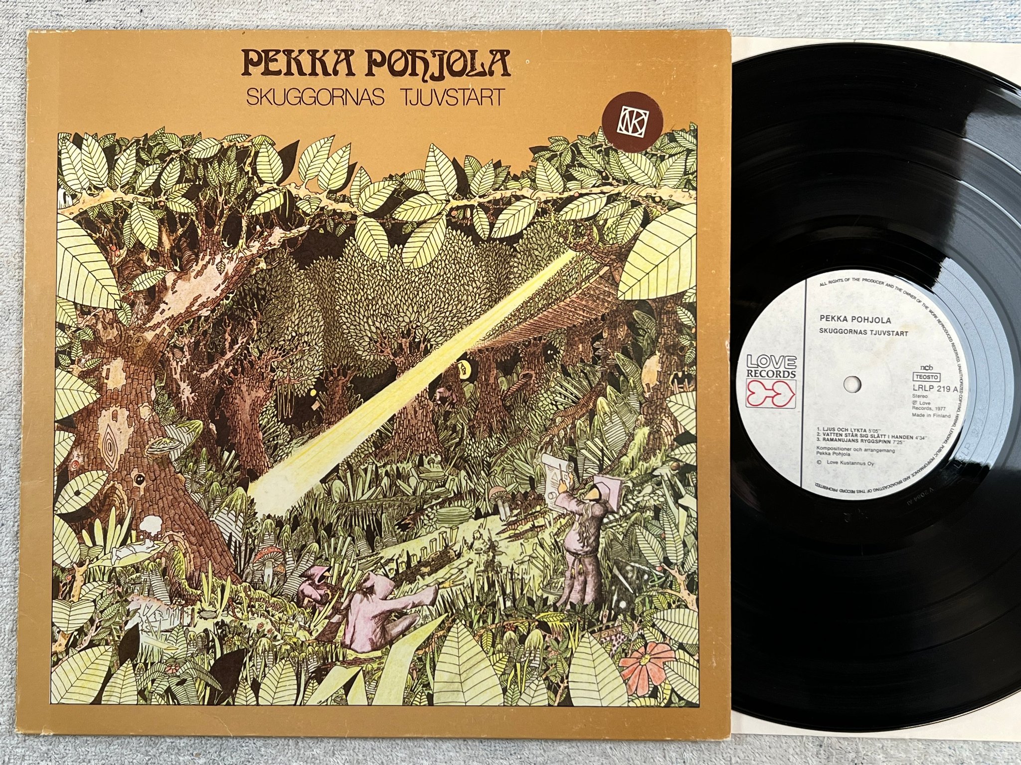 Omslagsbild för skivan PEKKA POHJOLA skuggornas tjuvstart LP -77 Finland LOVE LRLP 219