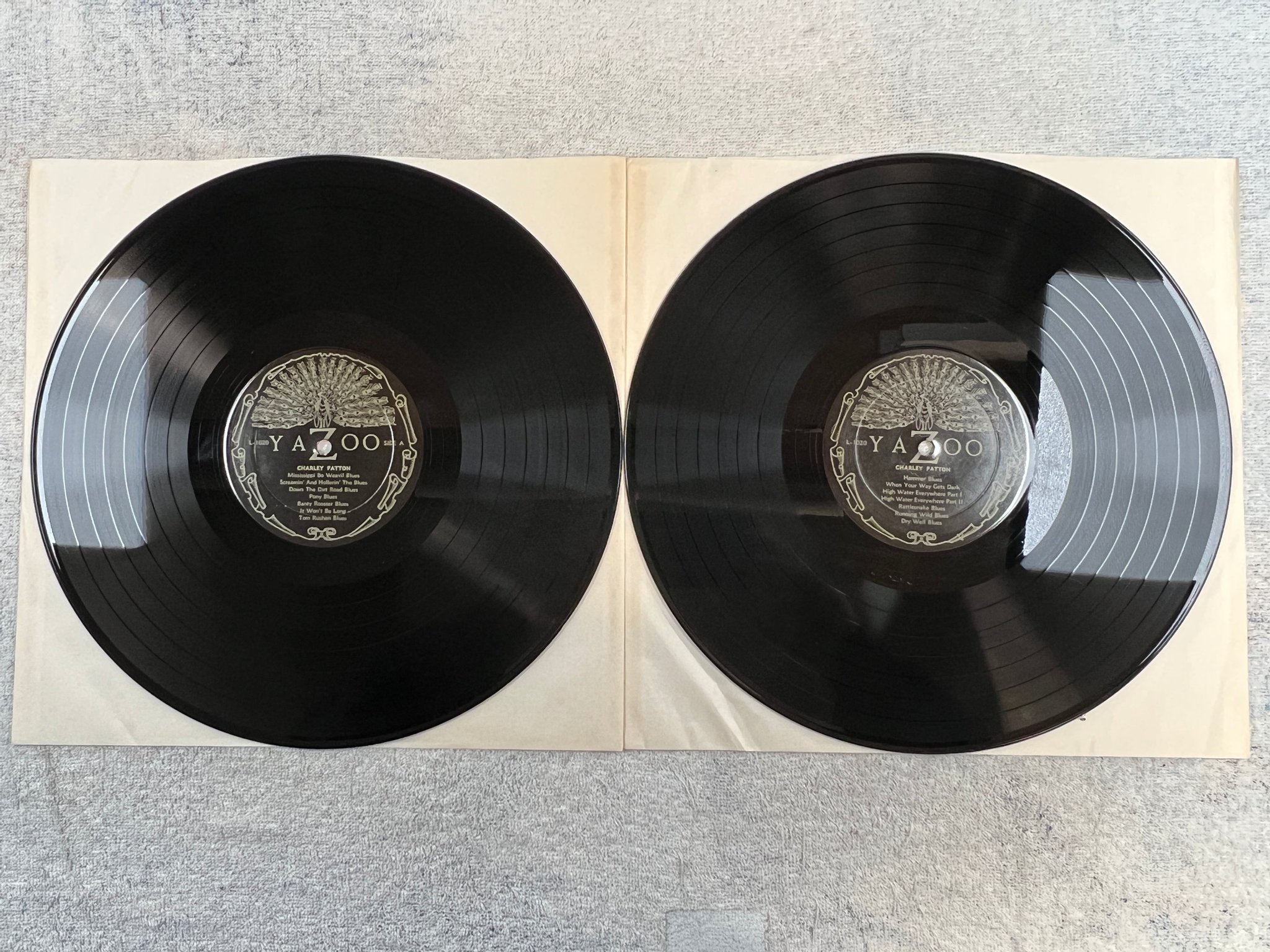 Omslagsbild för skivan CHARLEY PATTON Founder Of The Delta Blues 2xLP -71 US YAZOO L-1020 