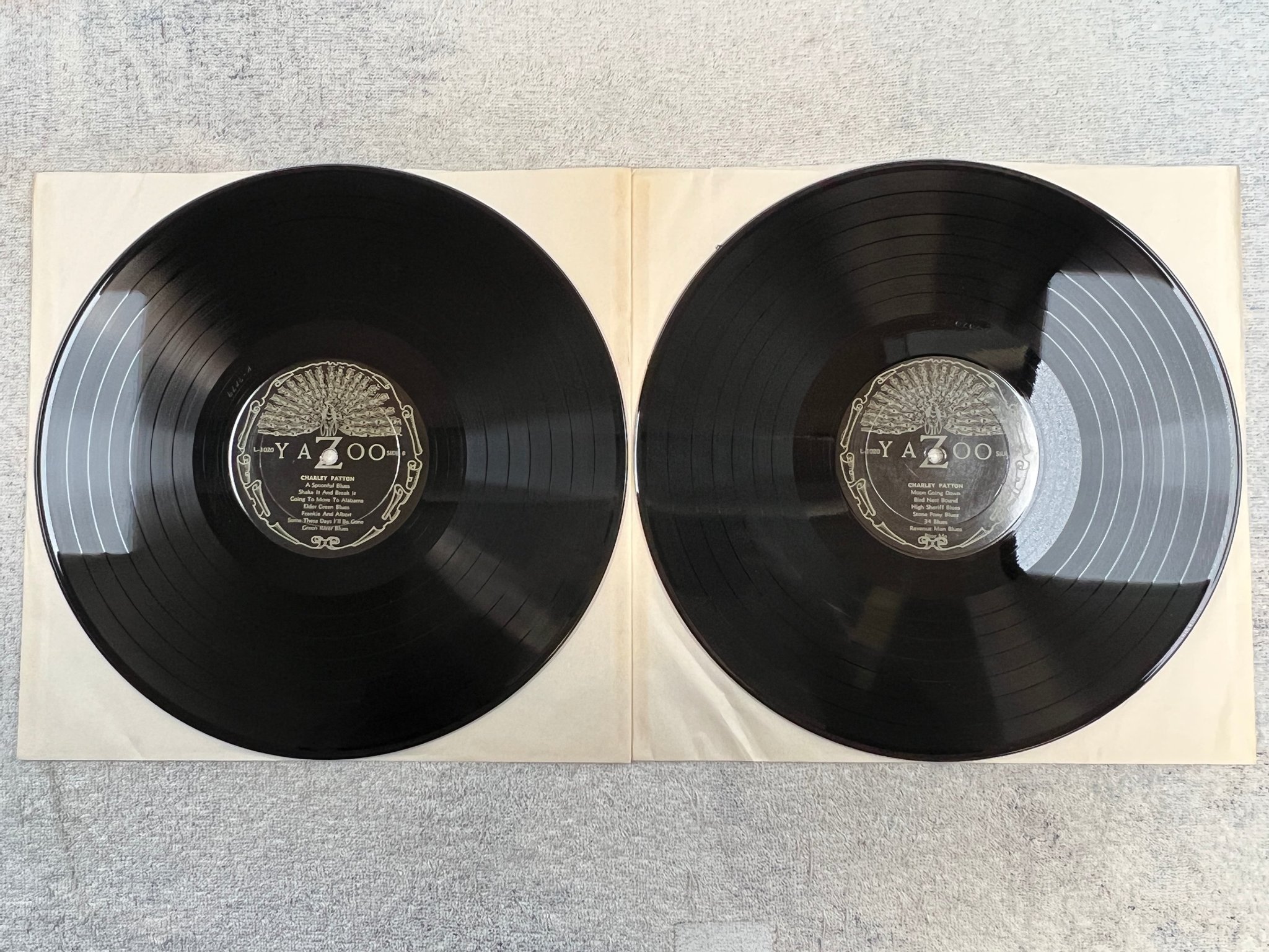 Omslagsbild för skivan CHARLEY PATTON Founder Of The Delta Blues 2xLP -71 US YAZOO L-1020 