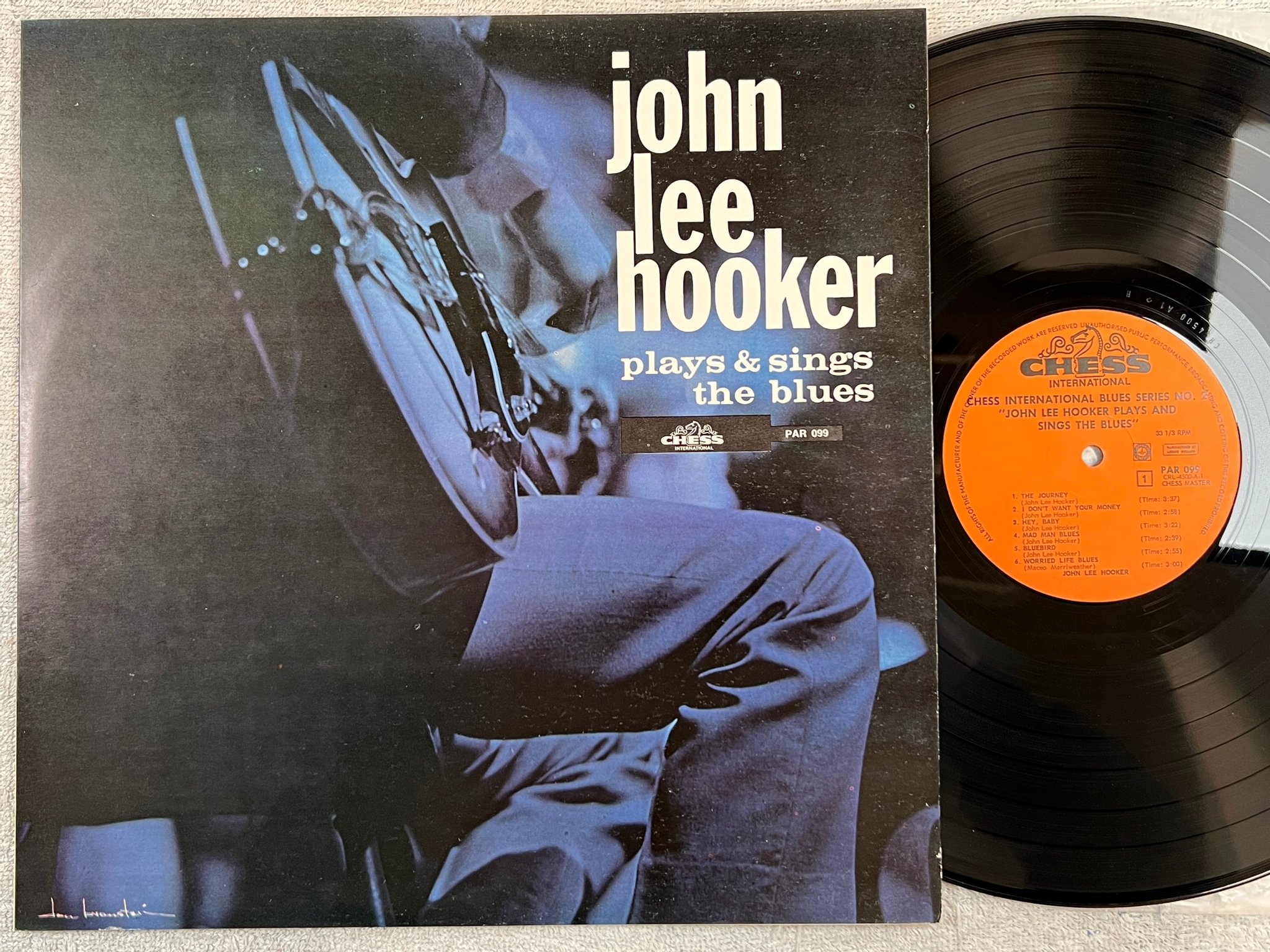 Omslagsbild för skivan JOHN LEE HOOKER Plays & Sings The Blues LP Hol CHESS INT PAR 099 
