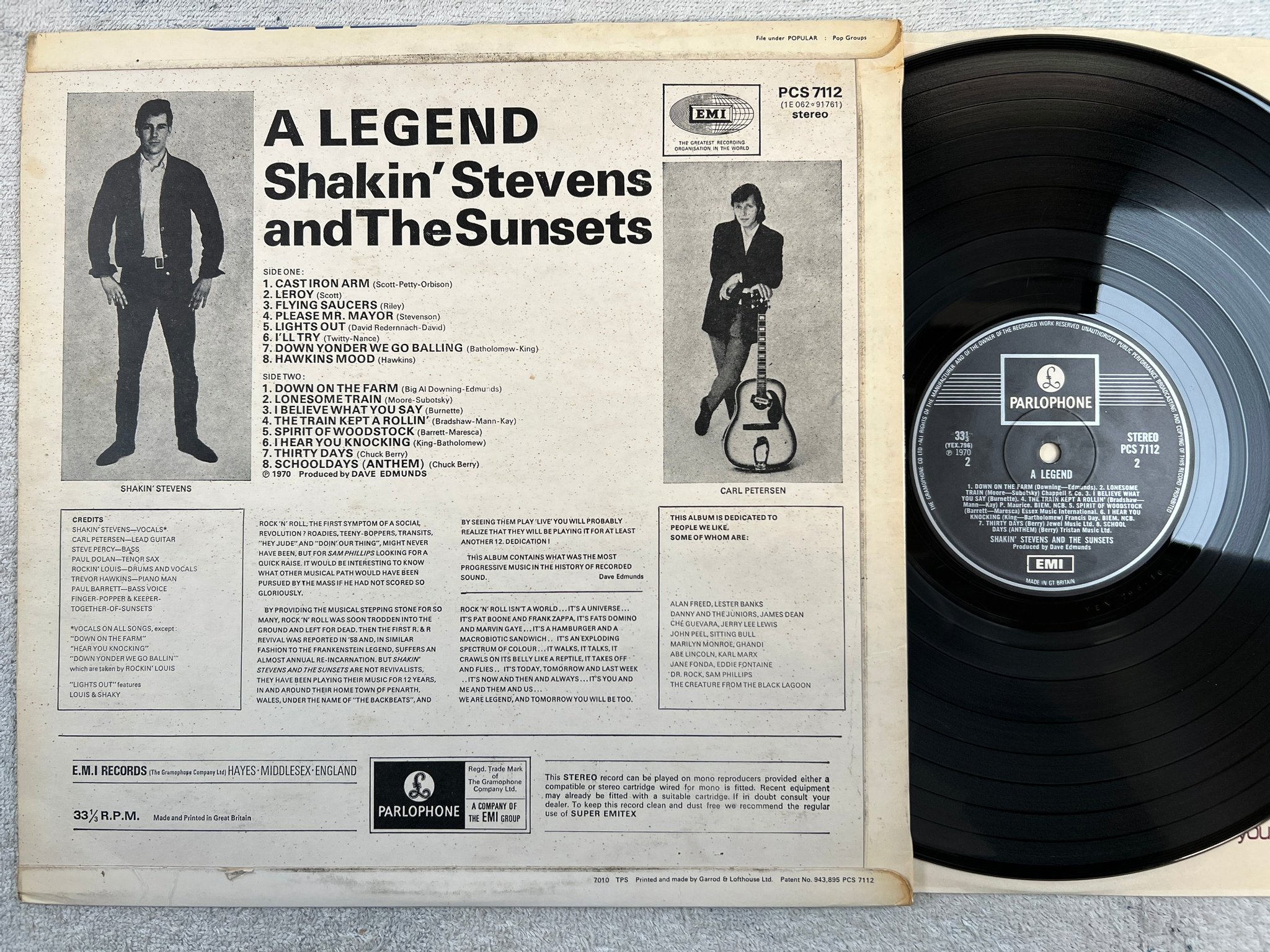Omslagsbild för skivan SHAKIN STEVENS & THE SUNSETS a legend LP -70 UK PARLOPHONE PCS 7112 