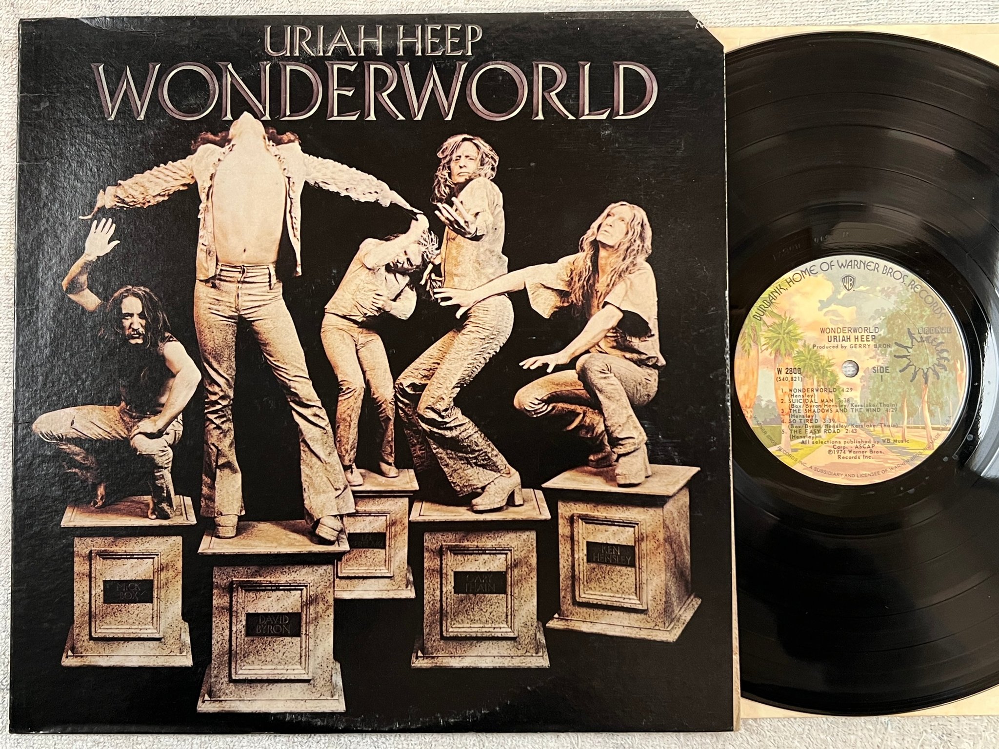 Omslagsbild för skivan URIAH HEEP wonderworld LP -74 US WARNER W 2800
