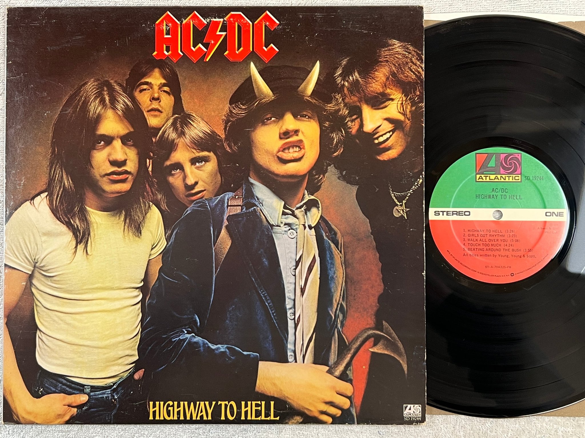 Omslagsbild för skivan AC/DC highway to hell LP -79 US ATLANTIC SD 19244
