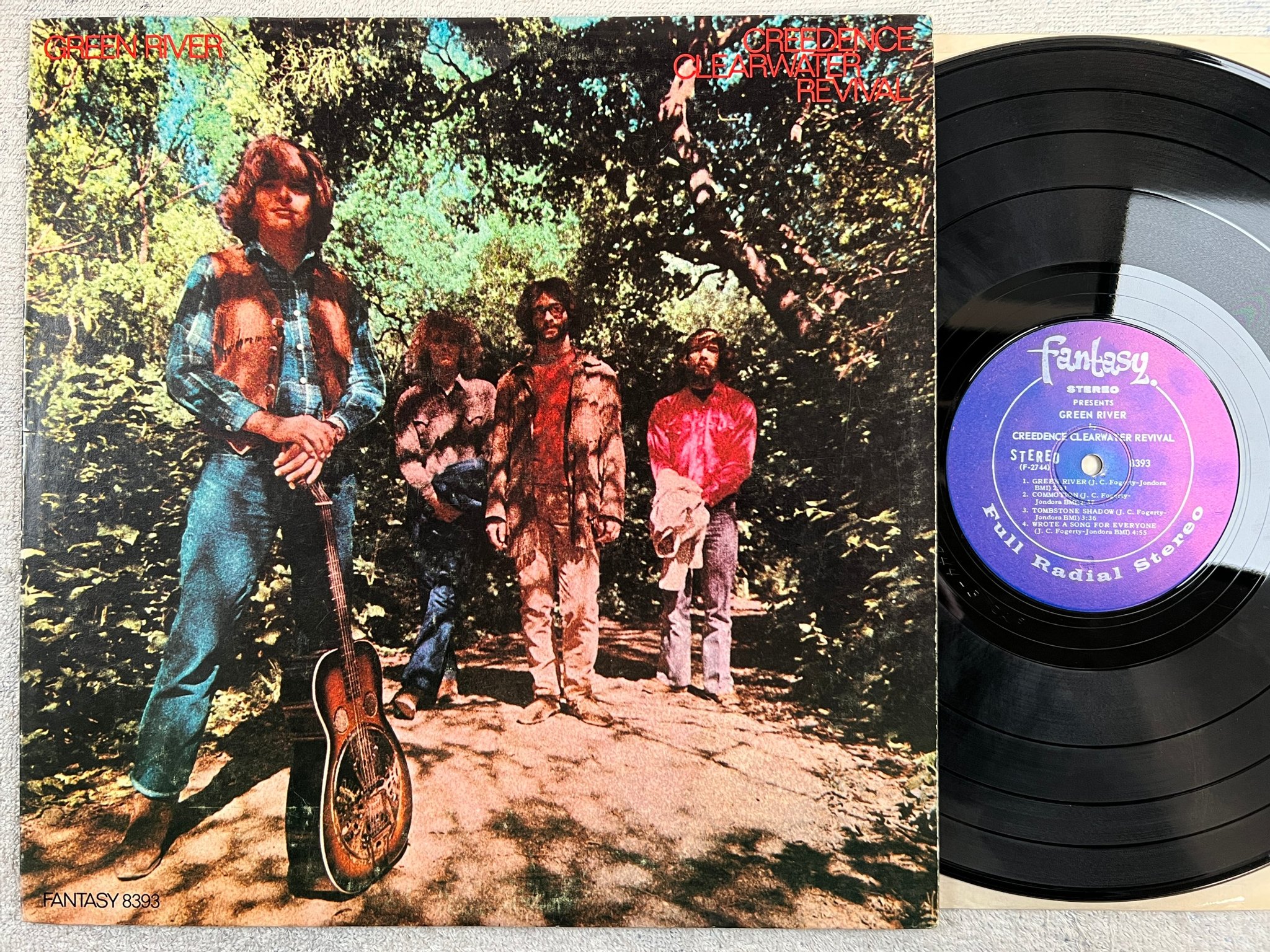 Omslagsbild för skivan CREEDENCE CLEARWATER REVIVAL green river LP FANTASY 8393