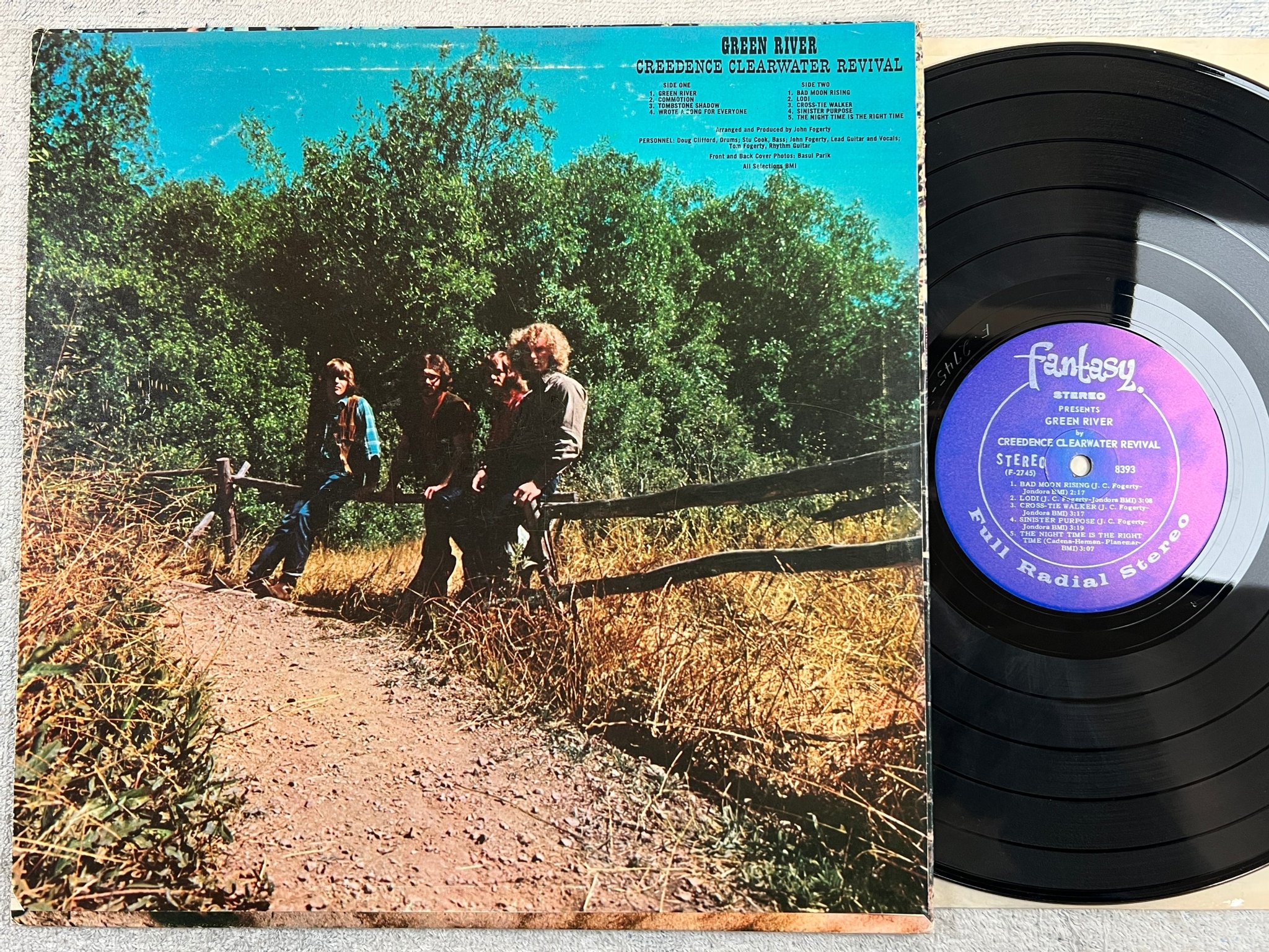 Omslagsbild för skivan CREEDENCE CLEARWATER REVIVAL green river LP FANTASY 8393