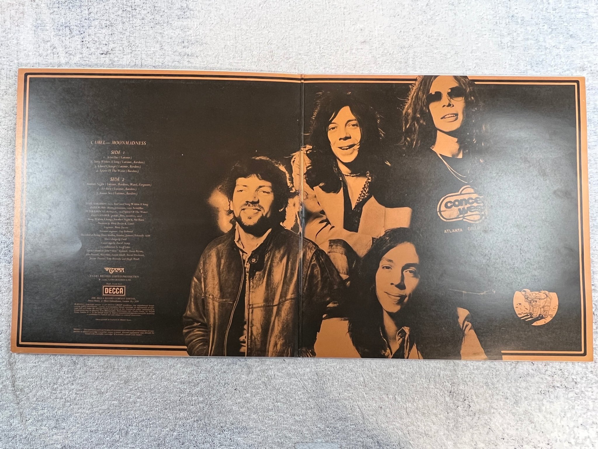 Omslagsbild för skivan CAMEL moon madness LP -76 UK DECCA TXS-R 115
