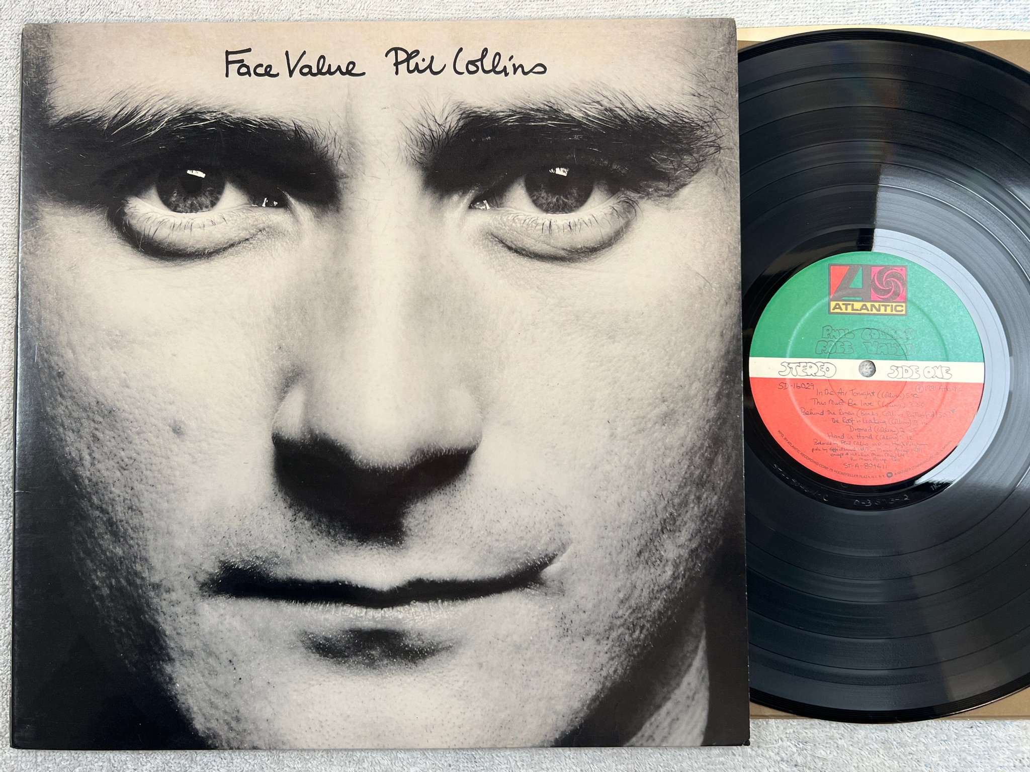 Omslagsbild för skivan PHIL COLLINS face value LP -81 US ATLANTIC SD 16029