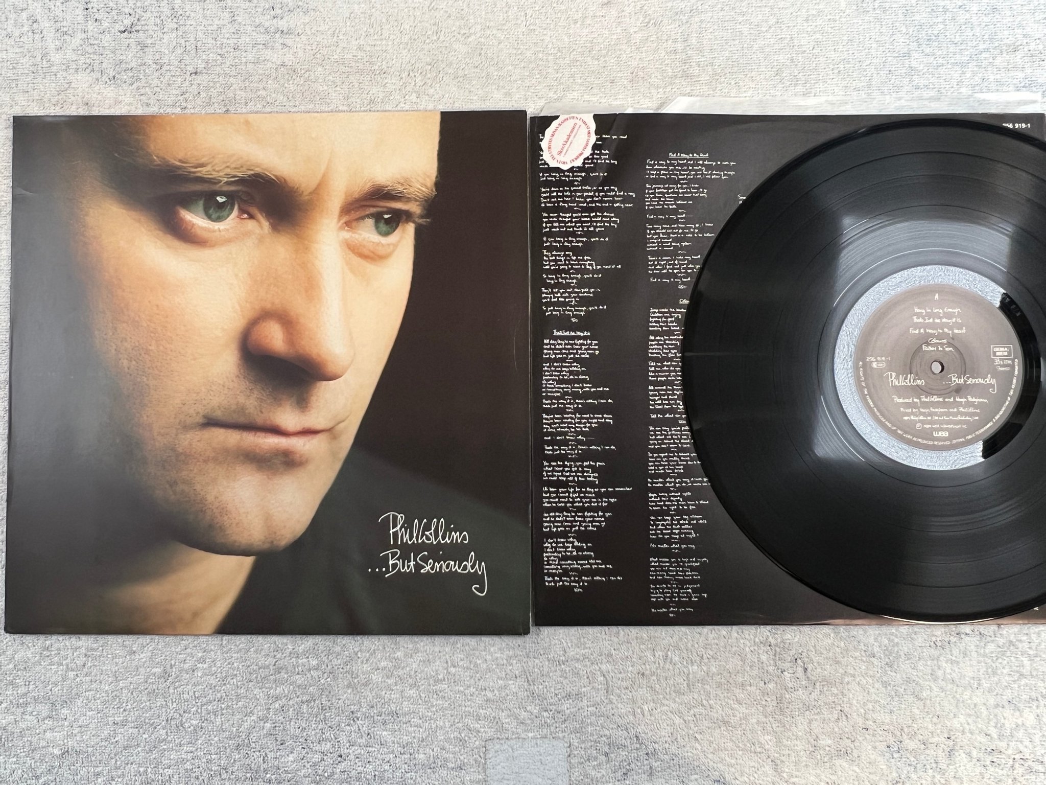 Omslagsbild för skivan PHIL COLLINS ...but seriously LP -89 US ATLANTIC 256 919-1