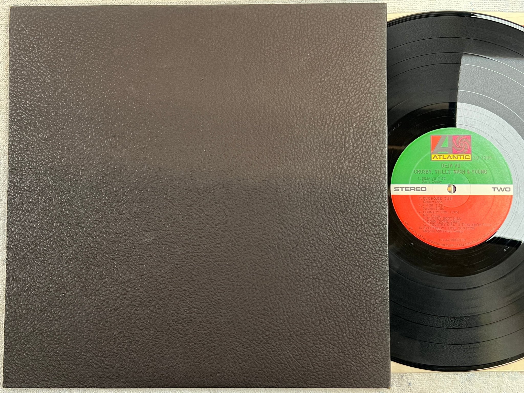 Omslagsbild för skivan CROSBY STILLS NASH & YOUNG deja vu LP -70 US ATLANTIC SD 7200 Faux-Leather cover