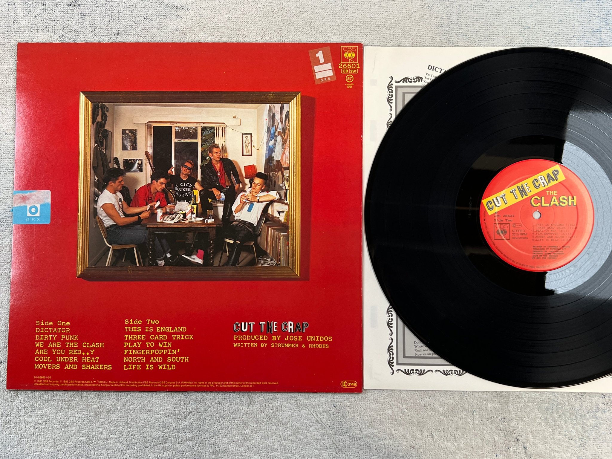 Omslagsbild för skivan THE CLASH cut the crap LP -85 Hol CBS 26601