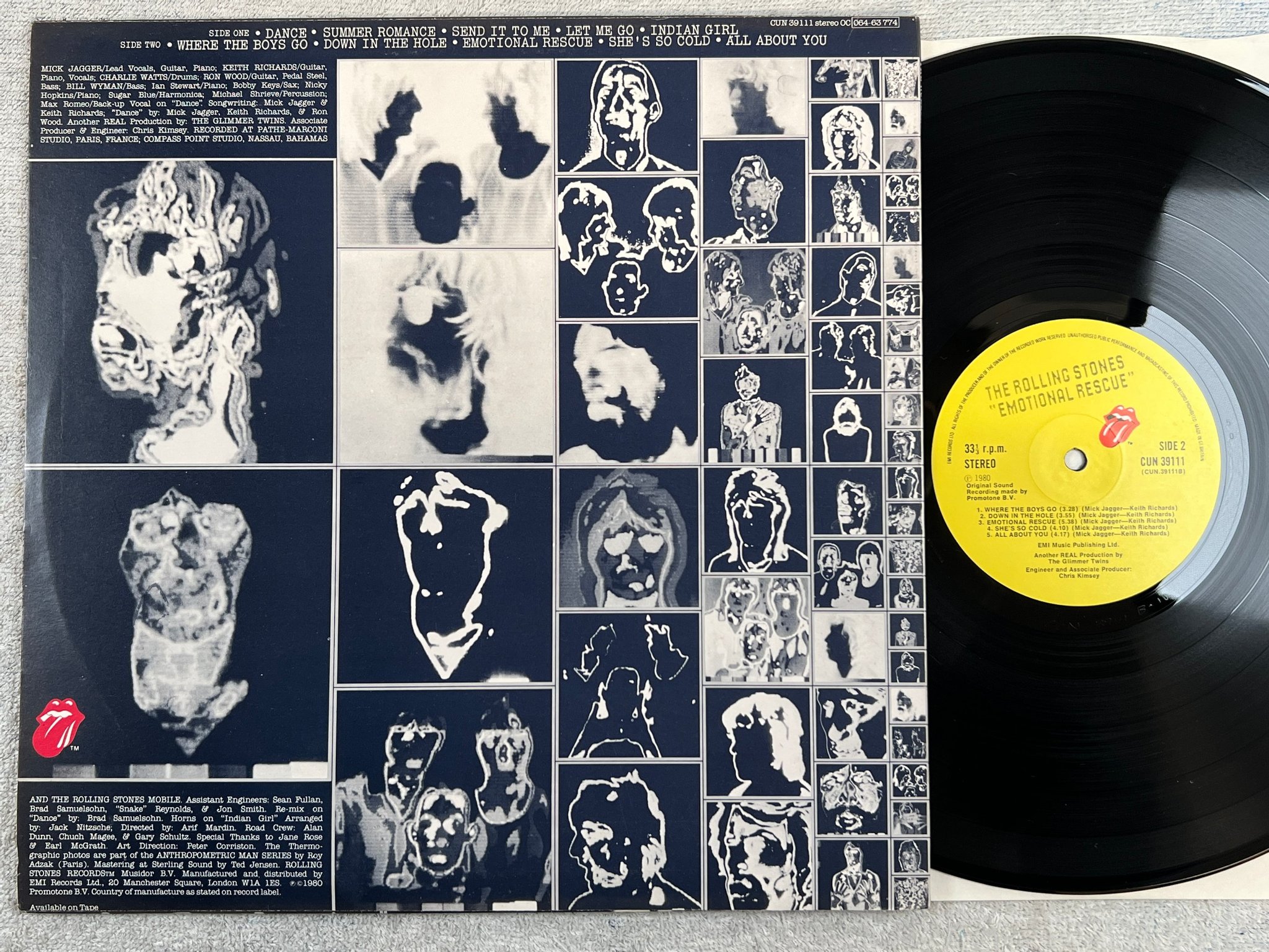 Omslagsbild för skivan ROLLING STONES emotional rescue LP -80 UK CUN 39111 + poster