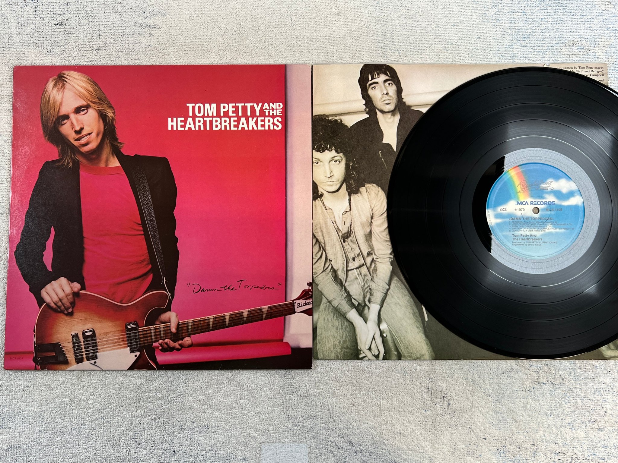 Omslagsbild för skivan TOM PETTY & THE HEARTBREAKERS damn the torpedoes LP -79 BACKSTREET MCA 5105