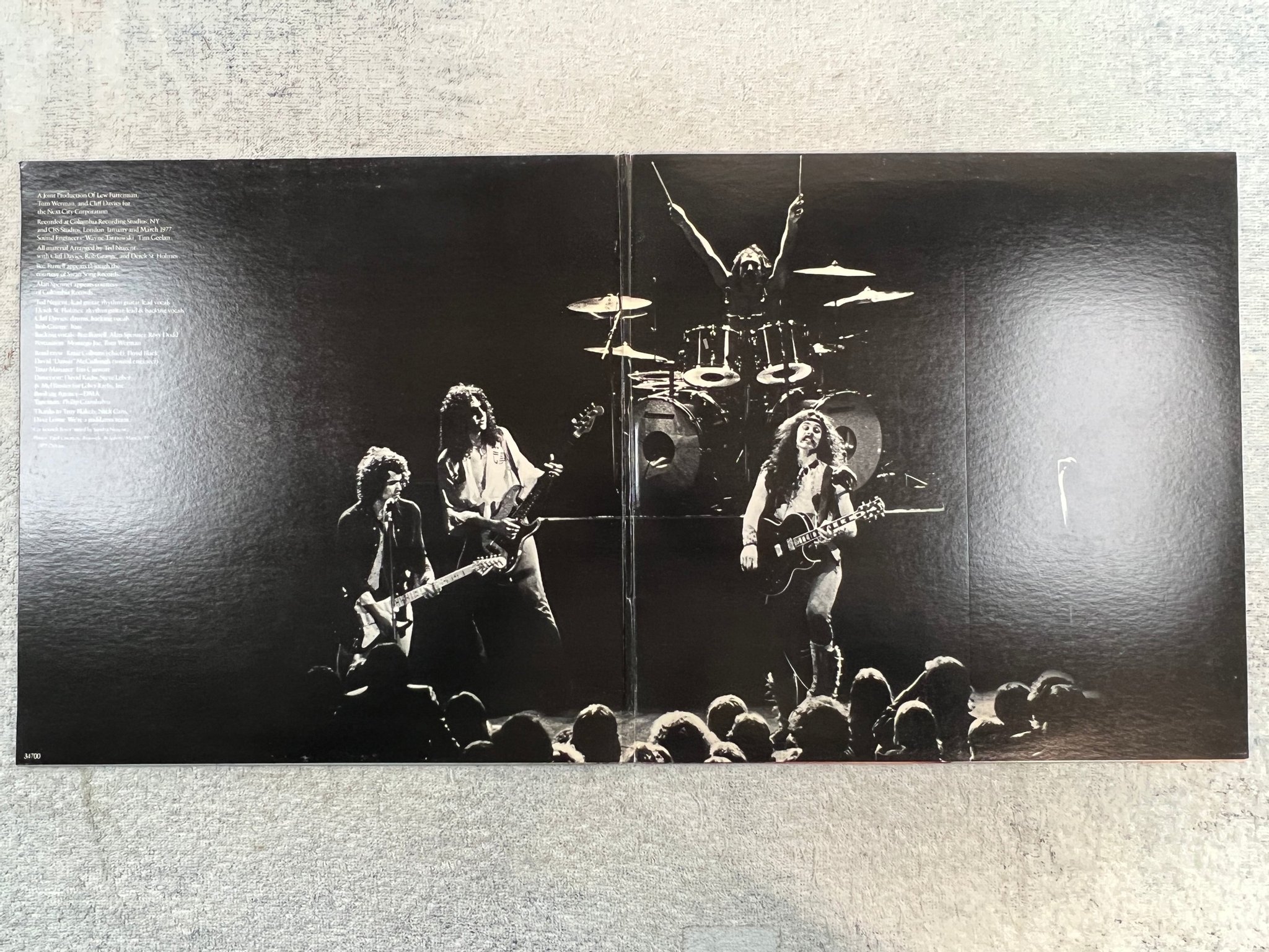 Omslagsbild för skivan TED NUGENT cat scratch fever LP -77 US EPIC JE 34700