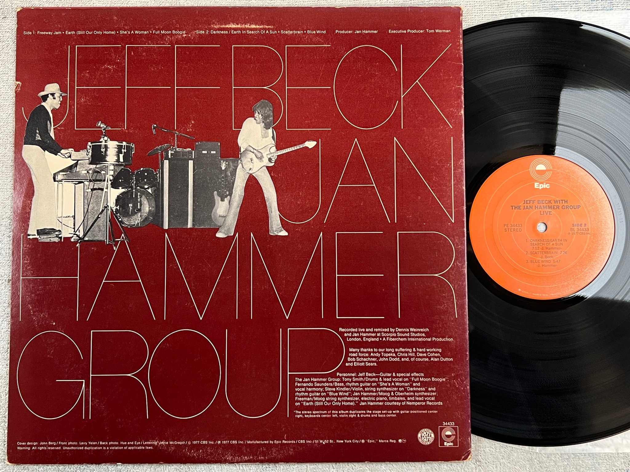 Omslagsbild för skivan JEFF BECK with the Jan Hammer Group - live LP -77 US EPIC PE 34433