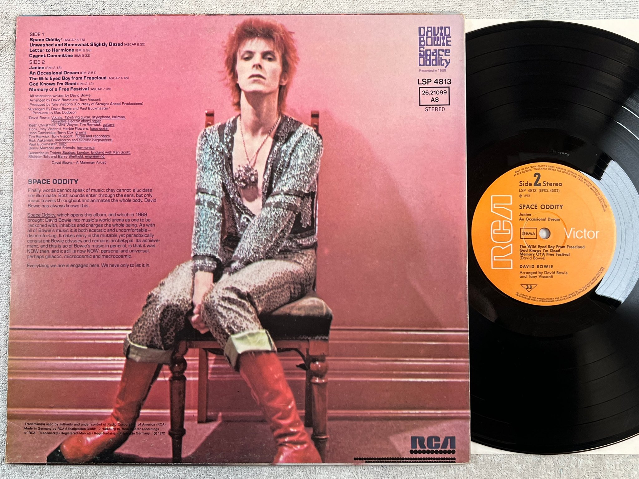 Omslagsbild för skivan DAVID BOWIE space oddity LP -72 Ger RCA LSP 4813
