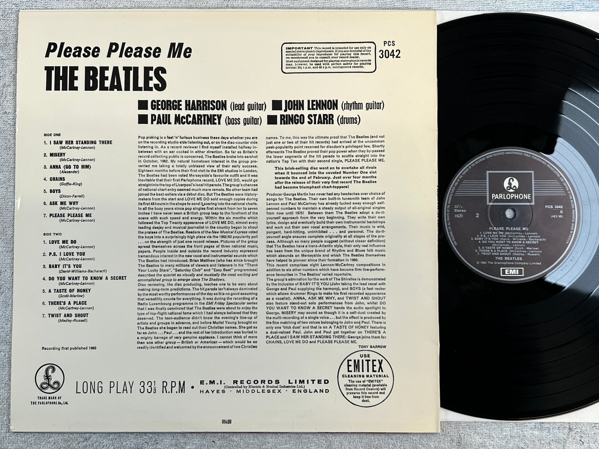 Omslagsbild för skivan THE BEATLES please please me LP re Swe PARLOPHONE / EMI PCS 3042