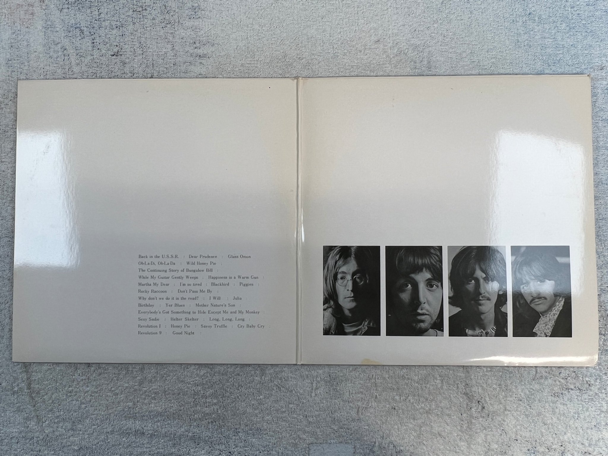 Omslagsbild för skivan THE BEATLES white album 2xLP Japan APPLE EAS 77002 # A 415671 ** RARE **