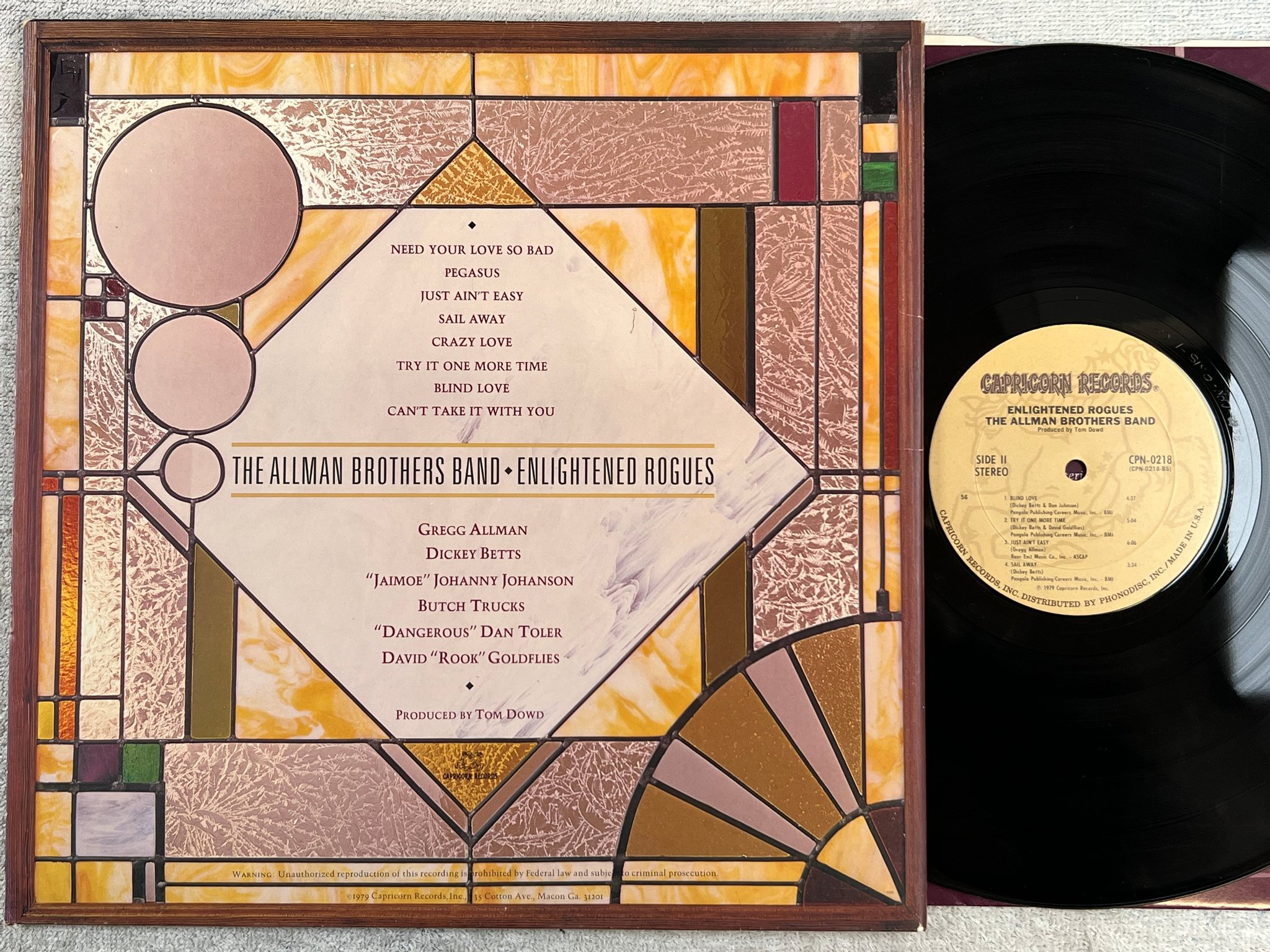 Omslagsbild för skivan ALLMAN BROTHERS BAND enlightning rogues LP -79 US CAPRICORN CPN 0218