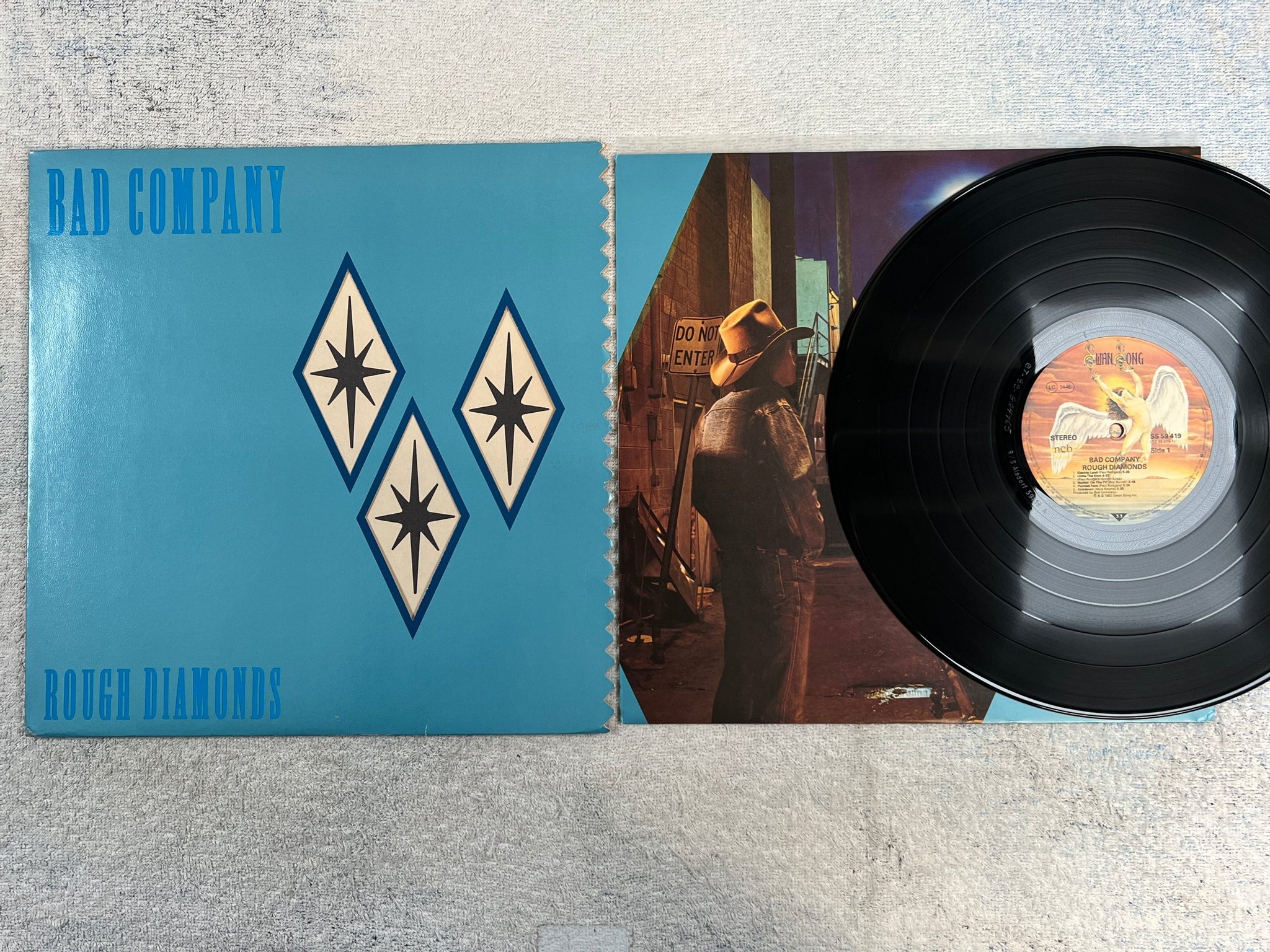 Omslagsbild för skivan BAD COMPANY rough diamonds LP -82 ncb SWAN SONG SS 59419