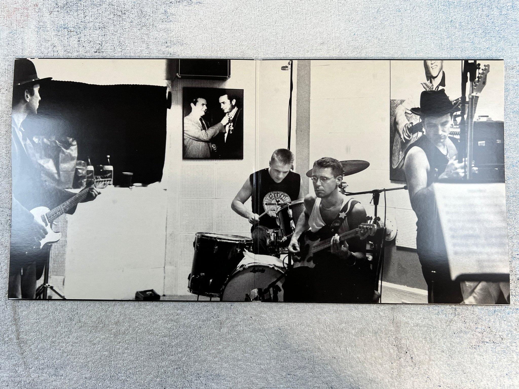 Omslagsbild för skivan U2 rattle and hum 2xLP -88 ncb ISLAND U27