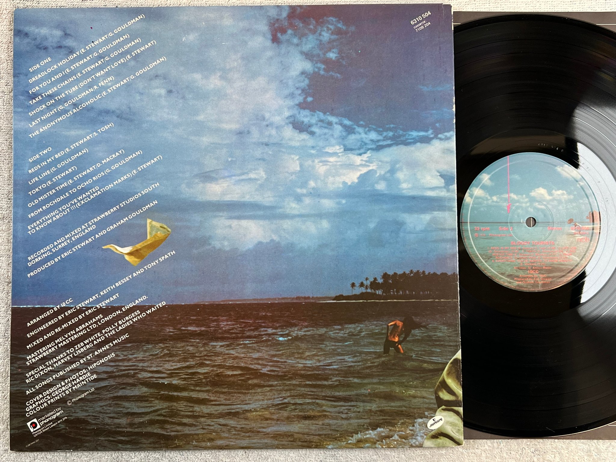 Omslagsbild för skivan 10CC bloody tourist's LP -78 ncb MERCURY 6310 504