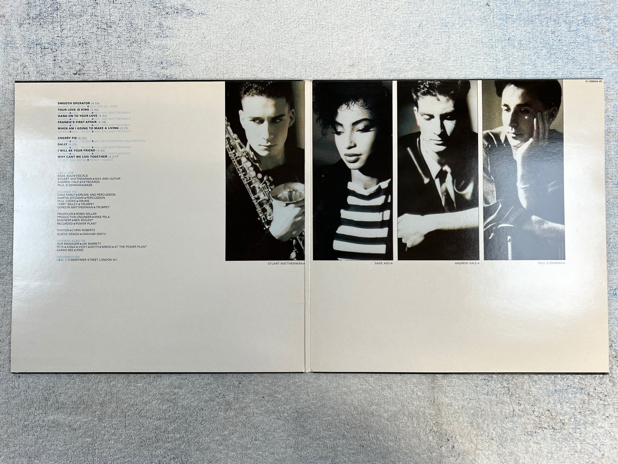 Omslagsbild för skivan SADE diamond life LP -84 Hol EPIC EPC 26044