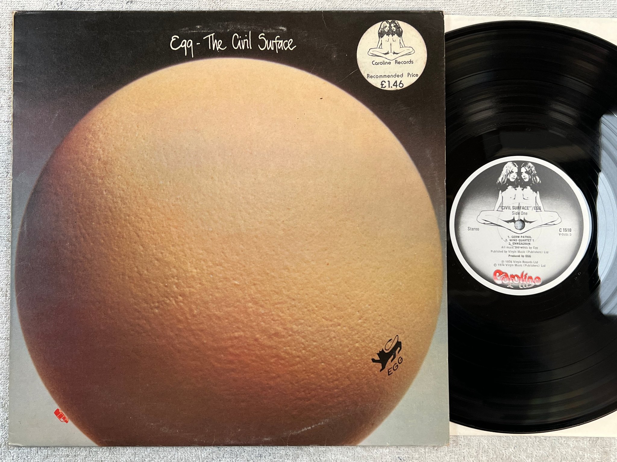Omslagsbild för skivan EGG civil surface LP -74 UK CAROLINE C 1510 PROG ROCK