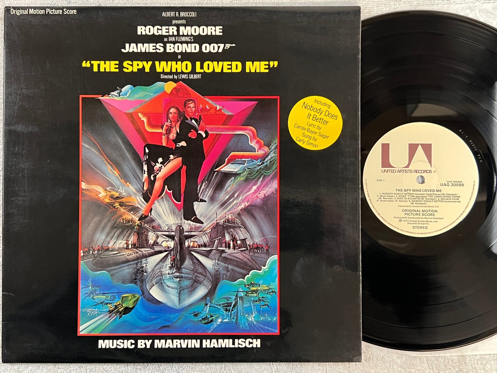 Omslagsbild för skivan THE SPY WHO LOVED ME James Bond LP -77 UK UNITED ARTISTS UAG 30098 