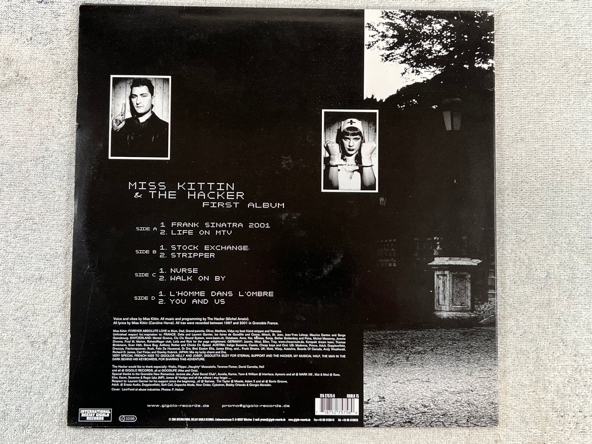 Omslagsbild för skivan Miss Kittin & The Hacker – First Album 2xLP 2001 GIGOLO 75 synth pop