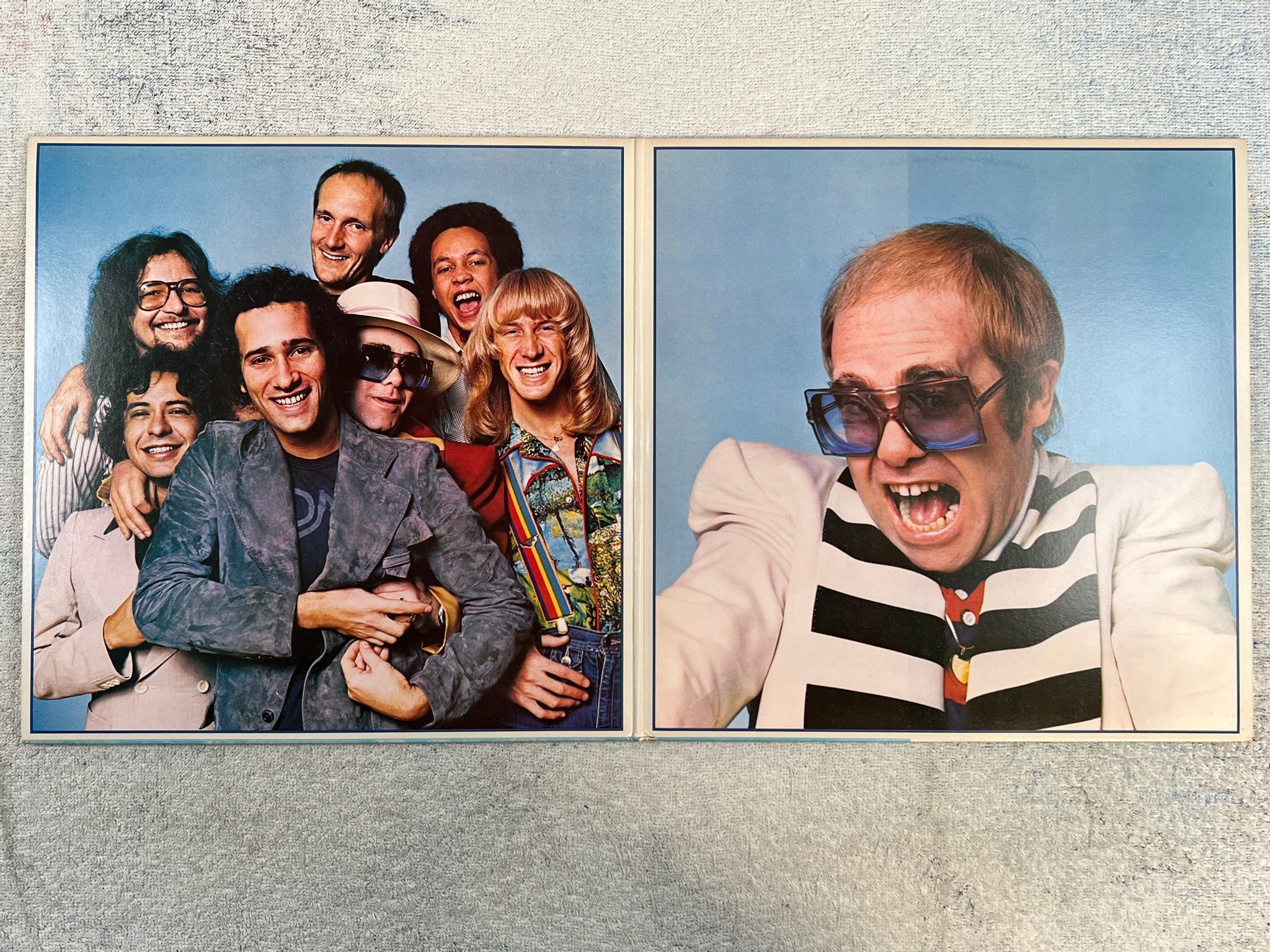 Omslagsbild för skivan ELTON JOHN blue moves 2xLP -76 US THE ROCKET RECORD COMPANY MCA2-11004