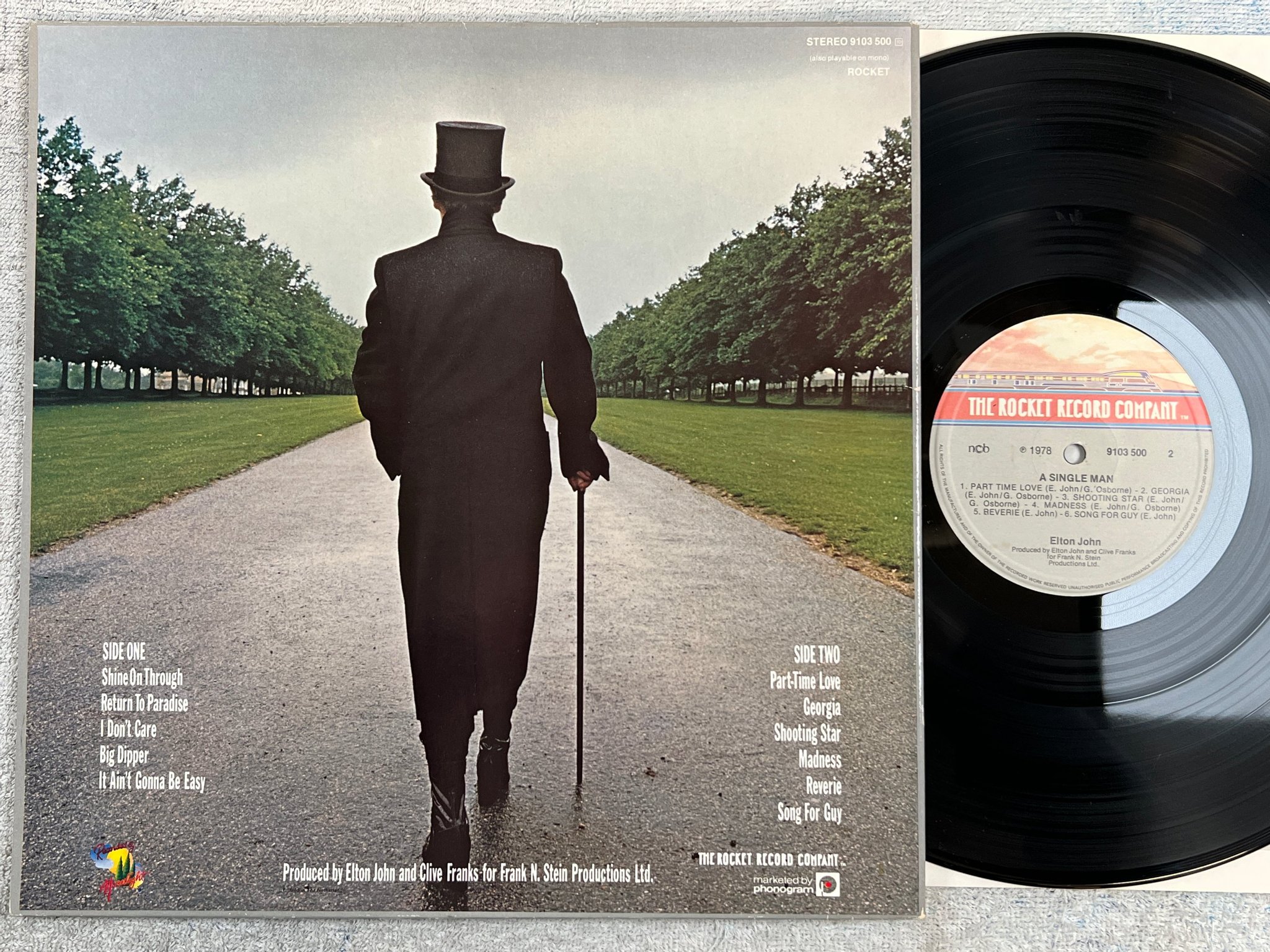 Omslagsbild för skivan ELTON JOHN a single man LP -78 ncb THE ROCKET RECORD COMPANY 9103 500