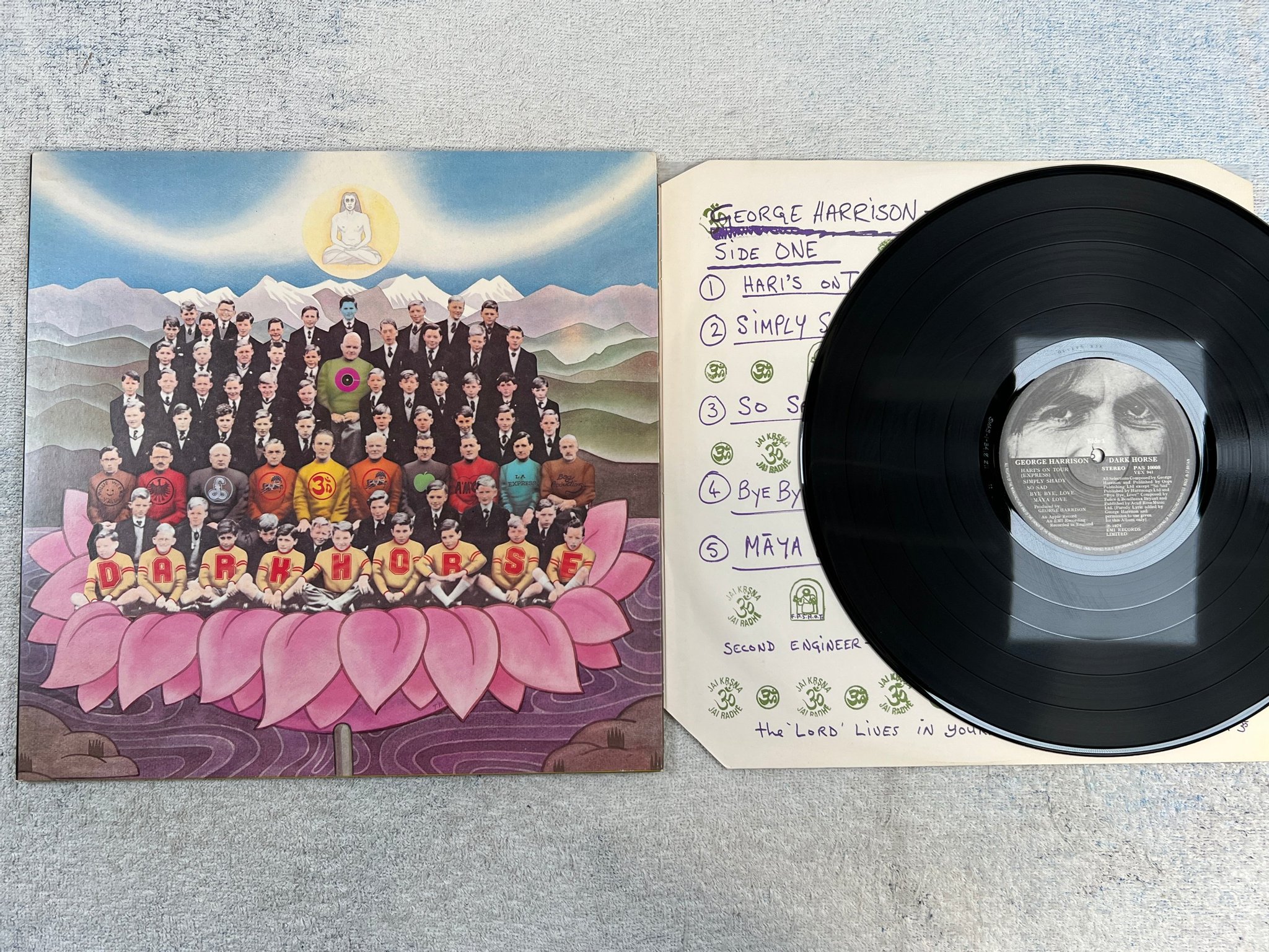 Omslagsbild för skivan GEORGE HARRISON dark horse LP -74 UK EMI PAS 10008