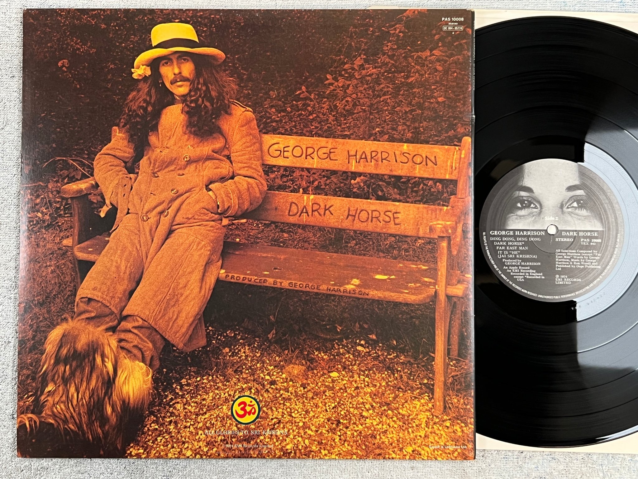 Omslagsbild för skivan GEORGE HARRISON dark horse LP -74 UK EMI PAS 10008