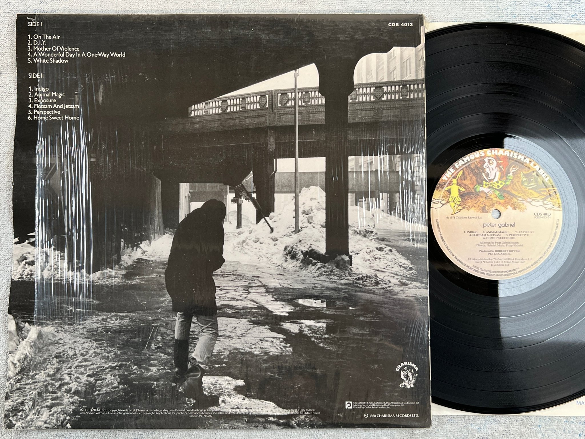 Omslagsbild för skivan PETER GABRIEL s/t LP -78 UK FAMOUS CHARISMA CDS 4013