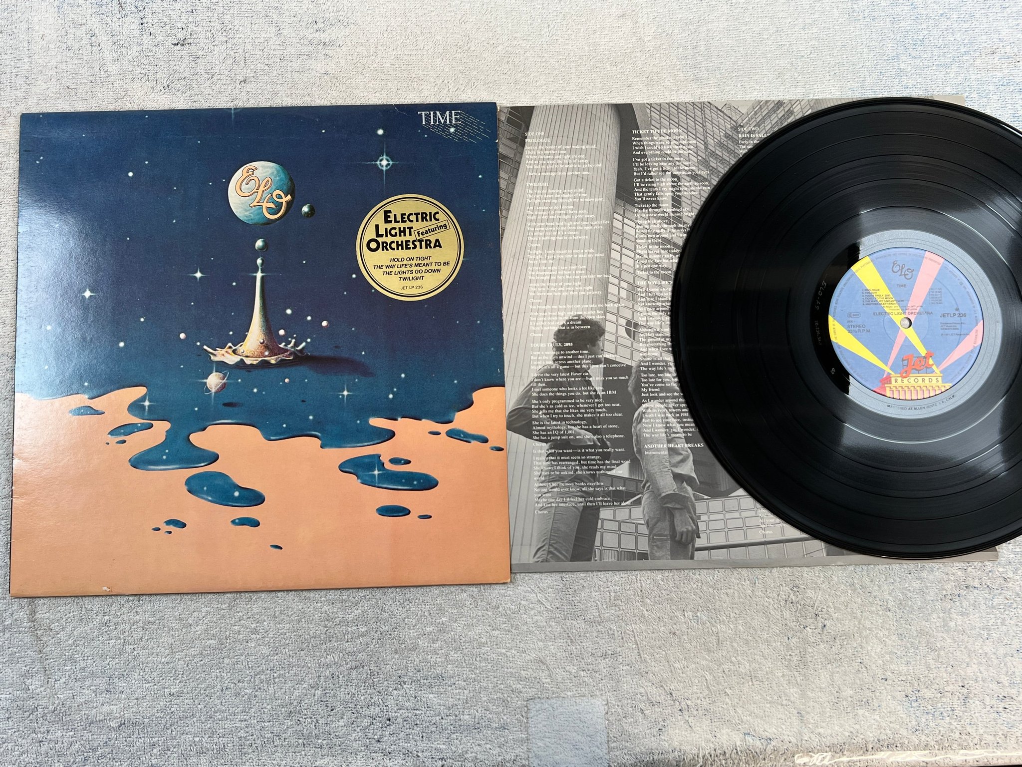 Omslagsbild för skivan ELECTRIC LIGHT ORCHESTRA time LP -81 Hol JETLP 236