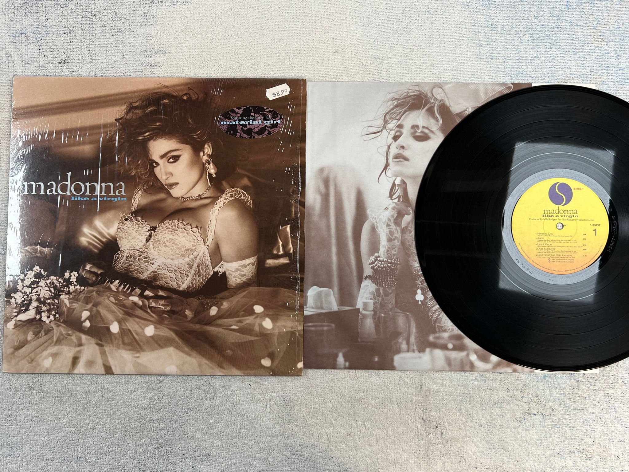 Omslagsbild för skivan MADONNA Like A Virgin LP-84 US sire  9 25157-1