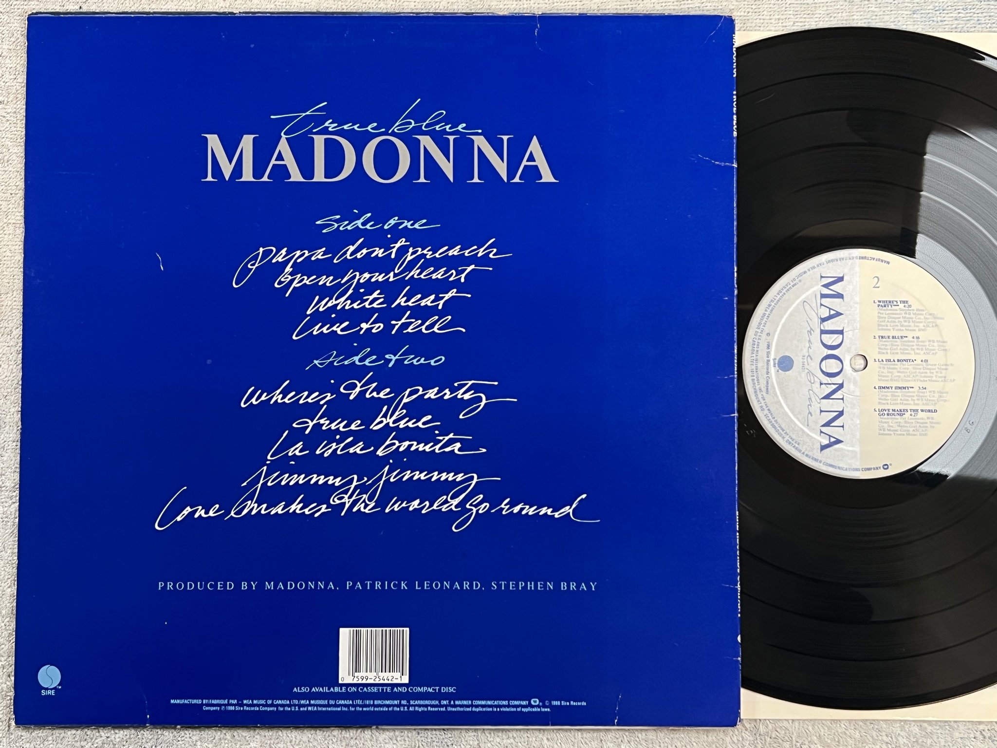 Omslagsbild för skivan MADONNA true blue LP -86 US sire  92 54421 Clean front cover 